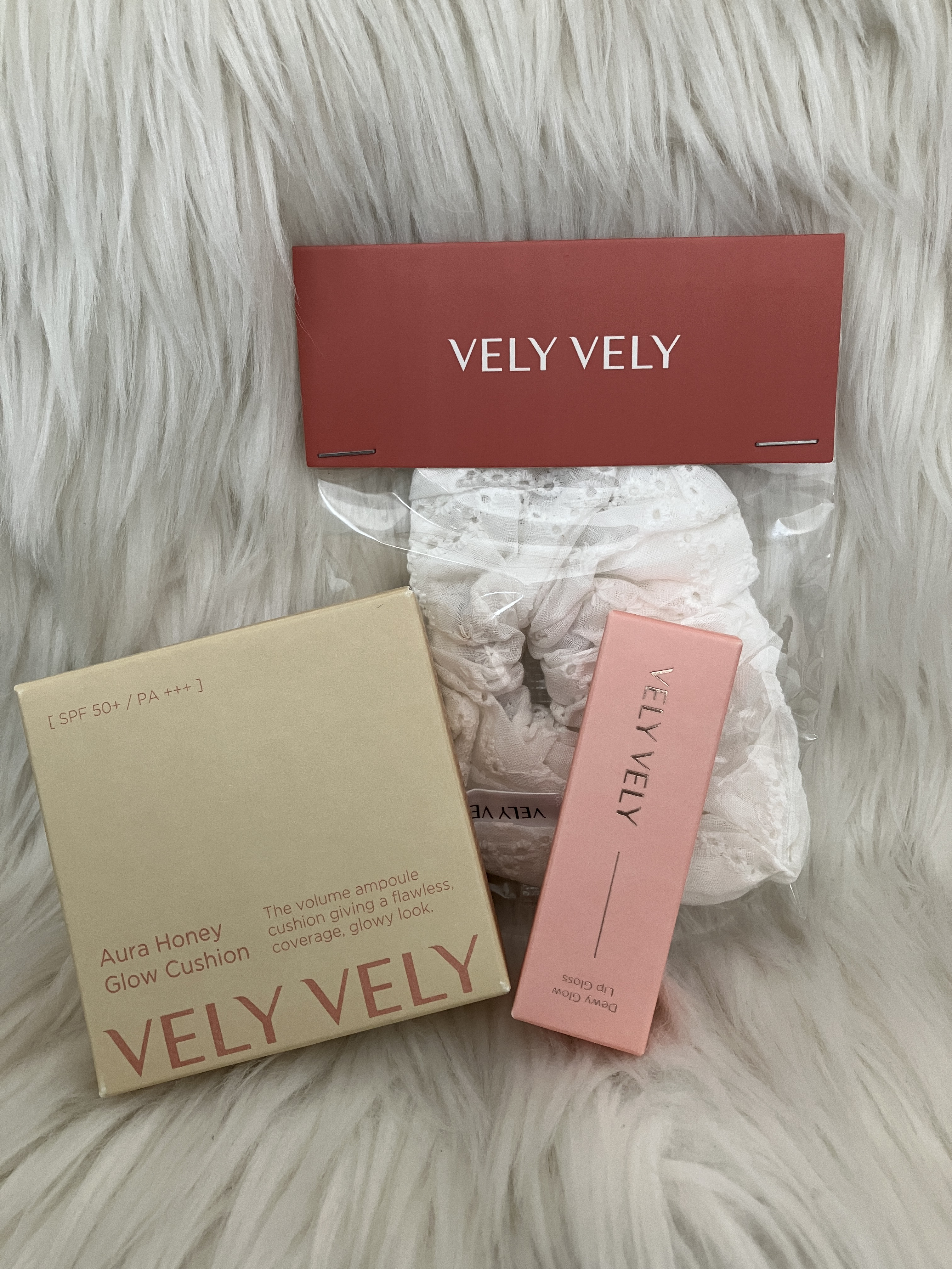 VELY VELY オーラハニーグロウクッションのクチコミ「21 LIGHT

前回のメガ割で購入！

いつも韓国のクッション買う時は21を選んでるんだけ.....」（1枚目）