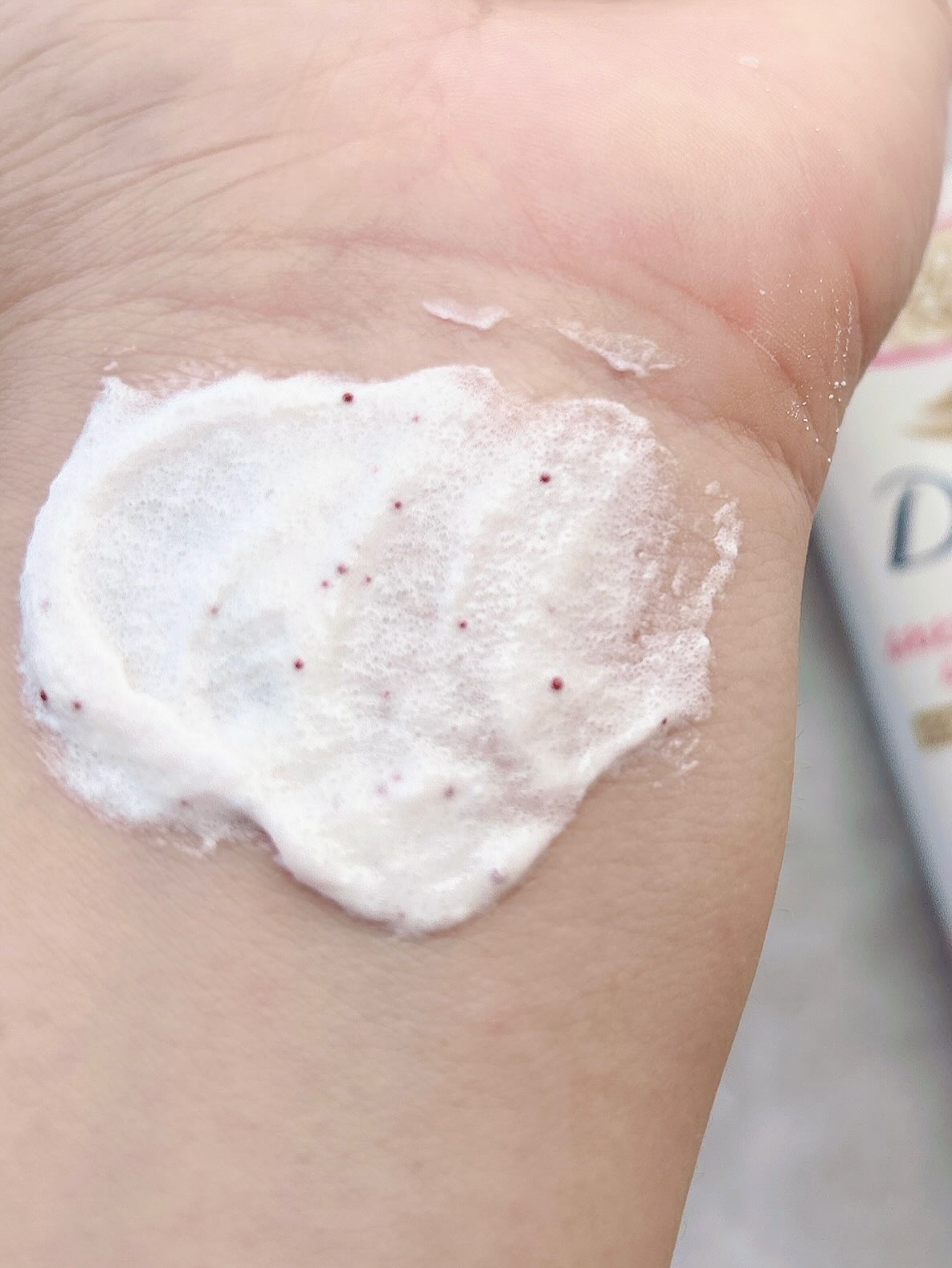 ダヴ ふわとろクリーミースクラブ ザクロ＆シアバター/ダヴ/ボディスクラブを使ったクチコミ（3枚目）