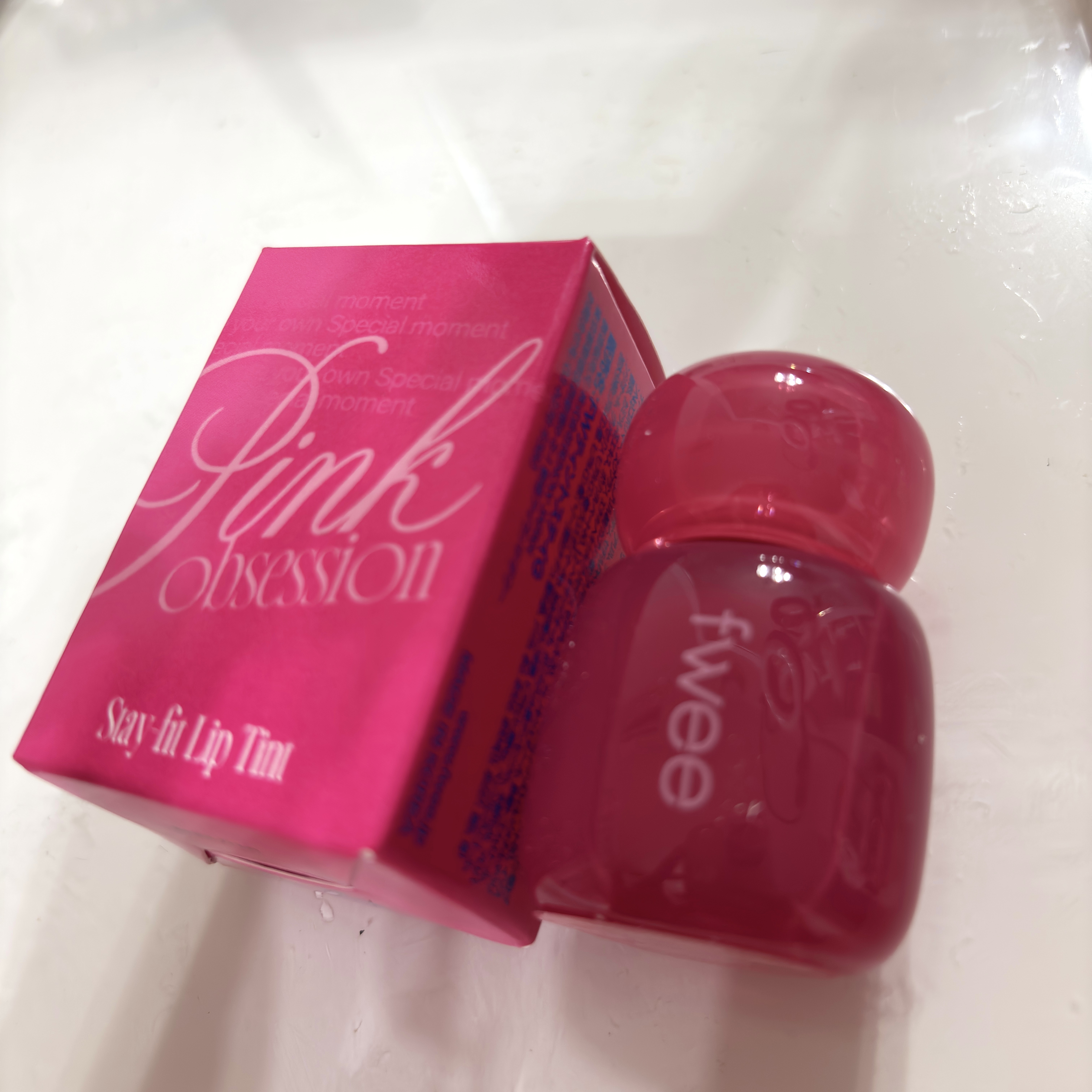 フィー ピンクオブセッションステイフィットティント G06 ウェイピンク/fwee/リップティントを使ったクチコミ（1枚目）