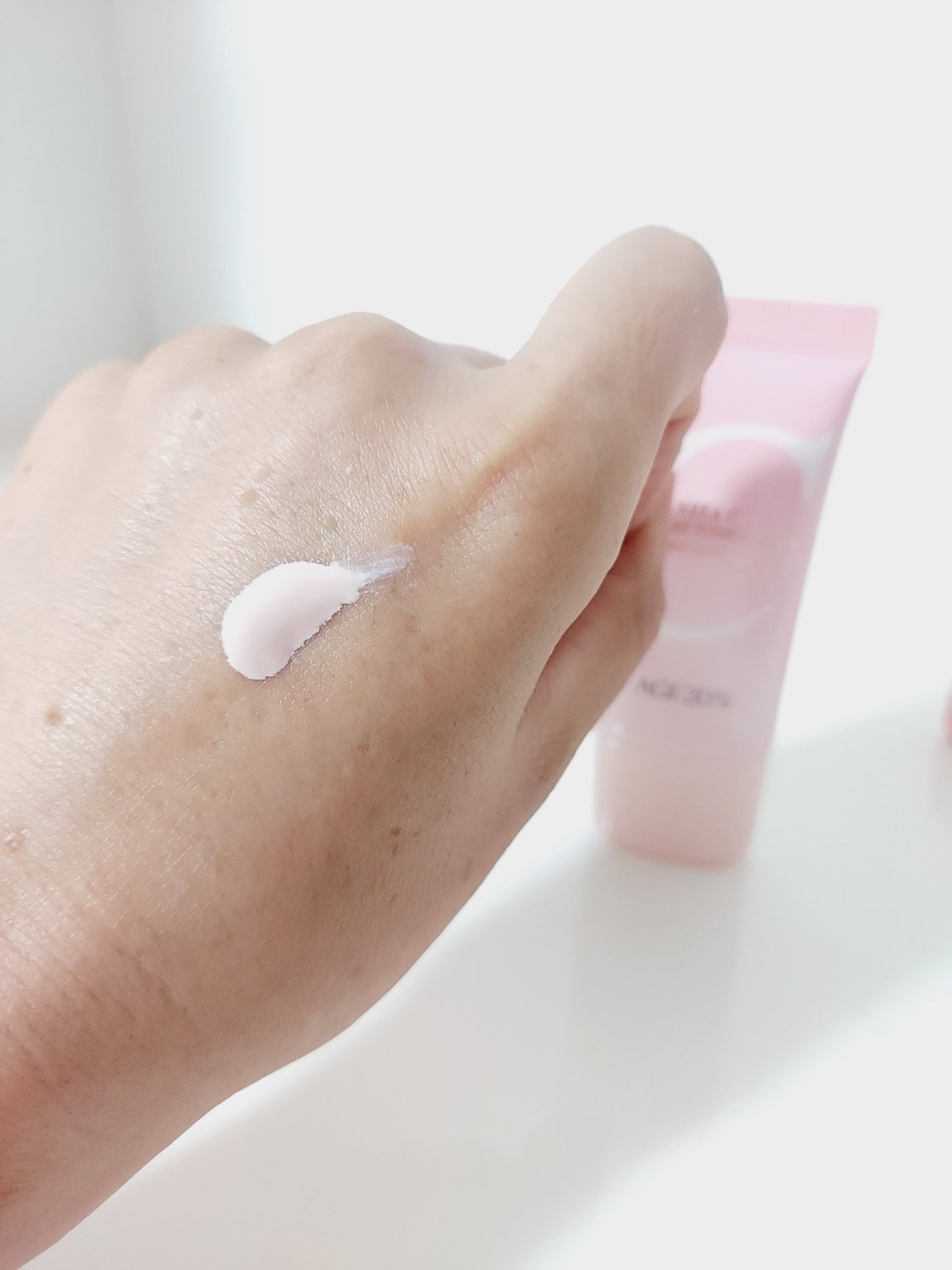 ビタシースキンケアトンアップ化粧下地/AGE20’s/化粧下地を使ったクチコミ(2枚目)