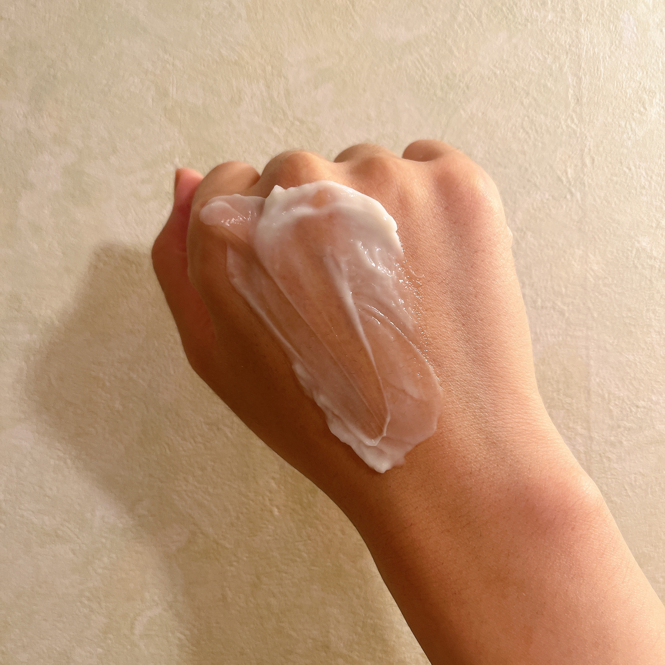 ビタミン配合ファーミングクリーム/エービーエル/ボディクリームを使ったクチコミ（2枚目）