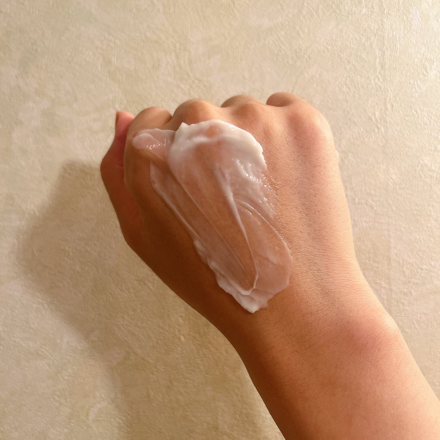 ビタミン配合ファーミングクリーム/エービーエル/ボディクリームを使ったクチコミ(2枚目)