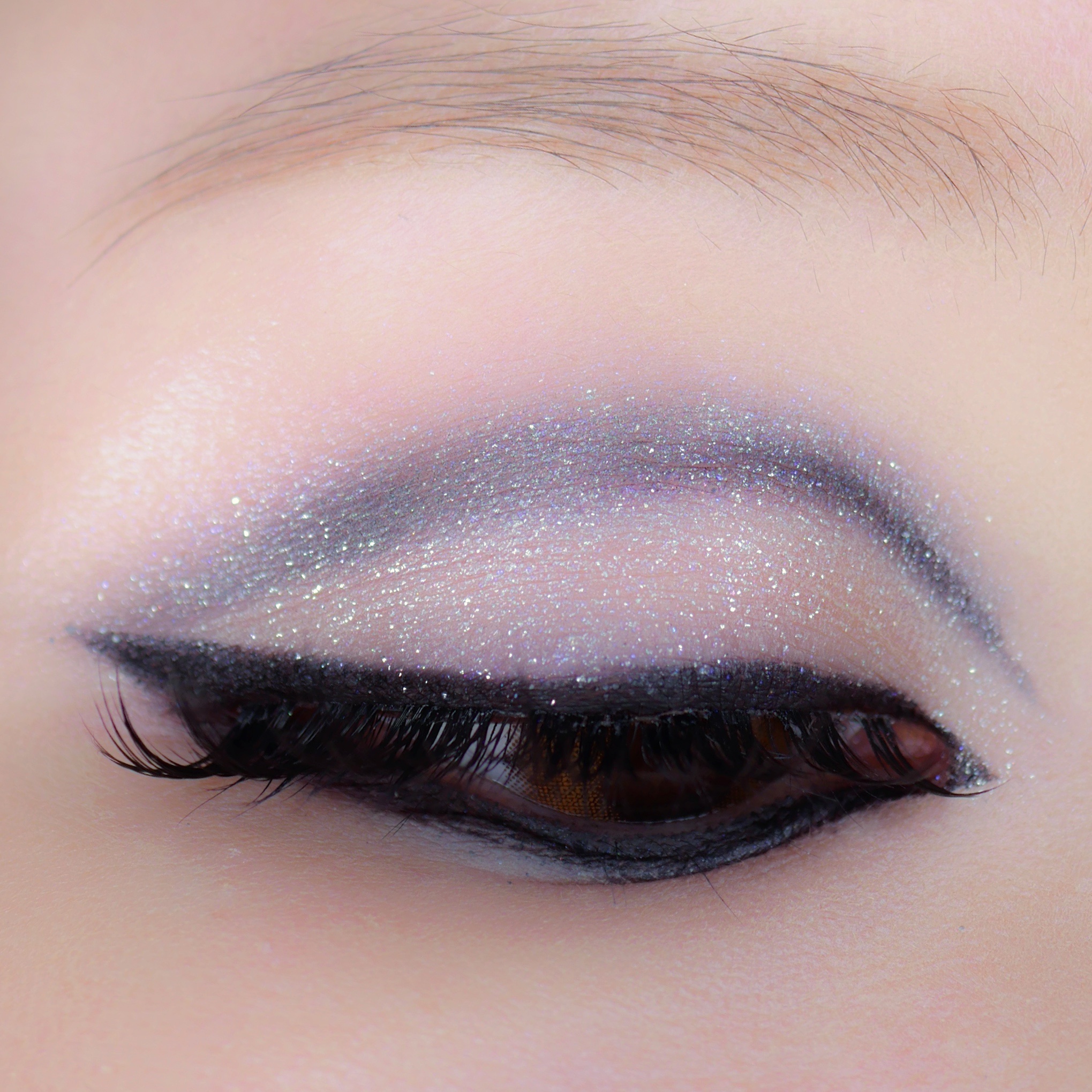 プレスド アイシャドー（レフィル） M ブラック 990 B/shu uemura/単色アイシャドウを使ったクチコミ（2枚目）