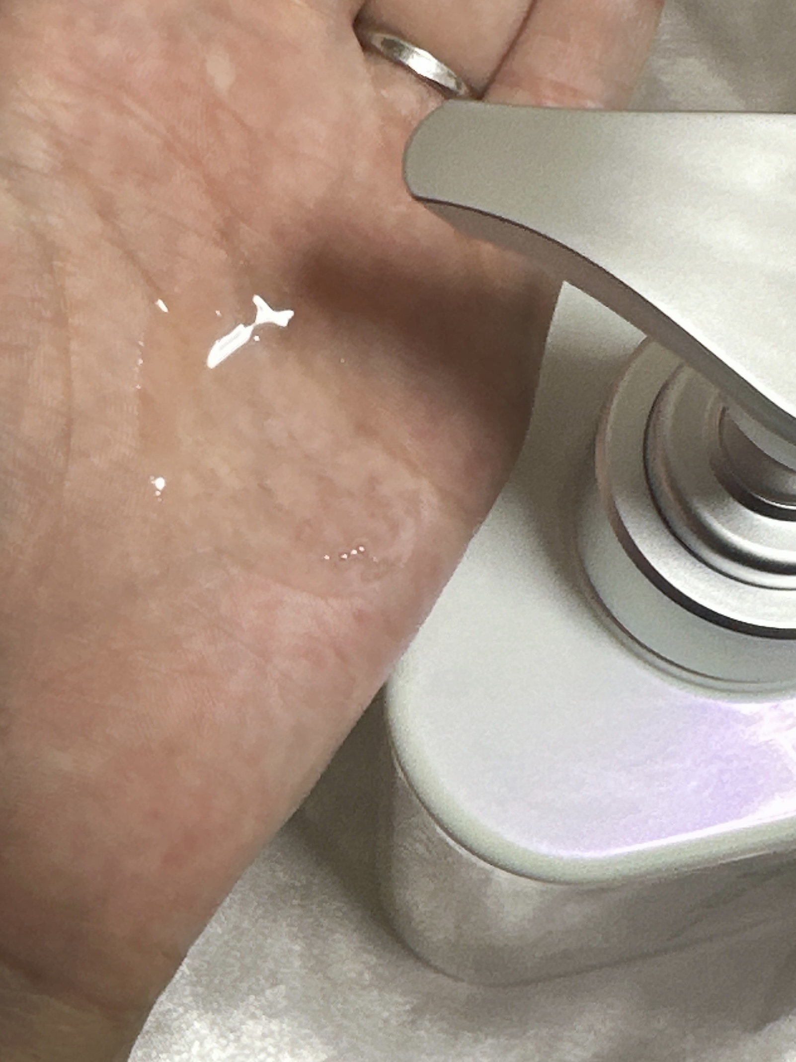 ストレートシャンプー/ストレートトリートメント ホワイトブロッサムの香り/Straine/市販シャンプーを使ったクチコミ（2枚目）