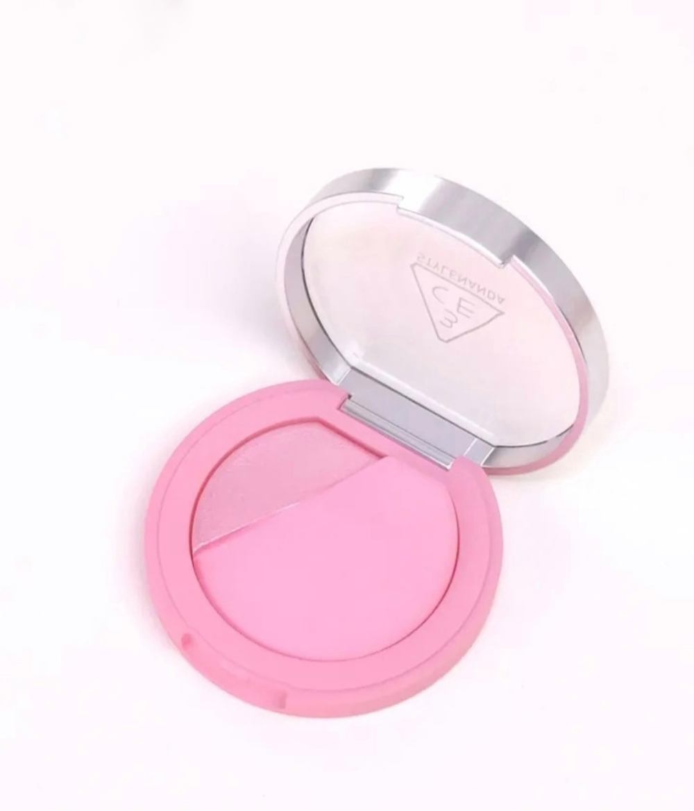 3CE 3CE ブラッシュライターのクチコミ「３CE
BLUSHLIGTER SLICK

このピンク可愛いカラーだった！
ハイライトとチー.....」（2枚目）