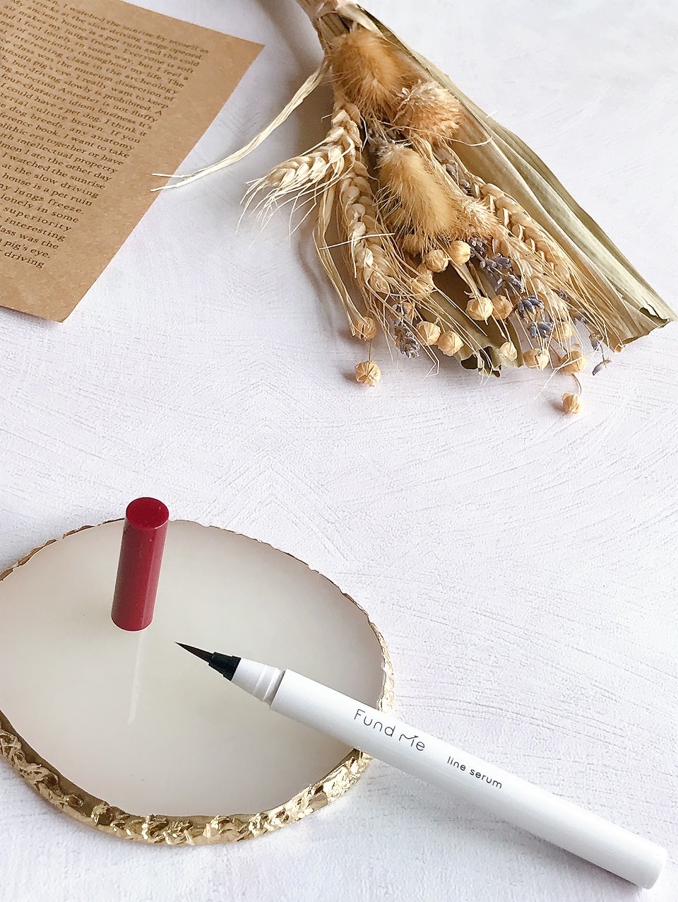 こちらのアイテムは最近目元がぼんやりしているなあ…とか、すっぴんまつ毛でも目元印象を強くしたいなあ…といったお悩みの方にオススメのまつ毛美容液で作られたアイライナーなんだとか‼️

ファンドミー　ラインセラムBU
使用カラー　　03バーガン