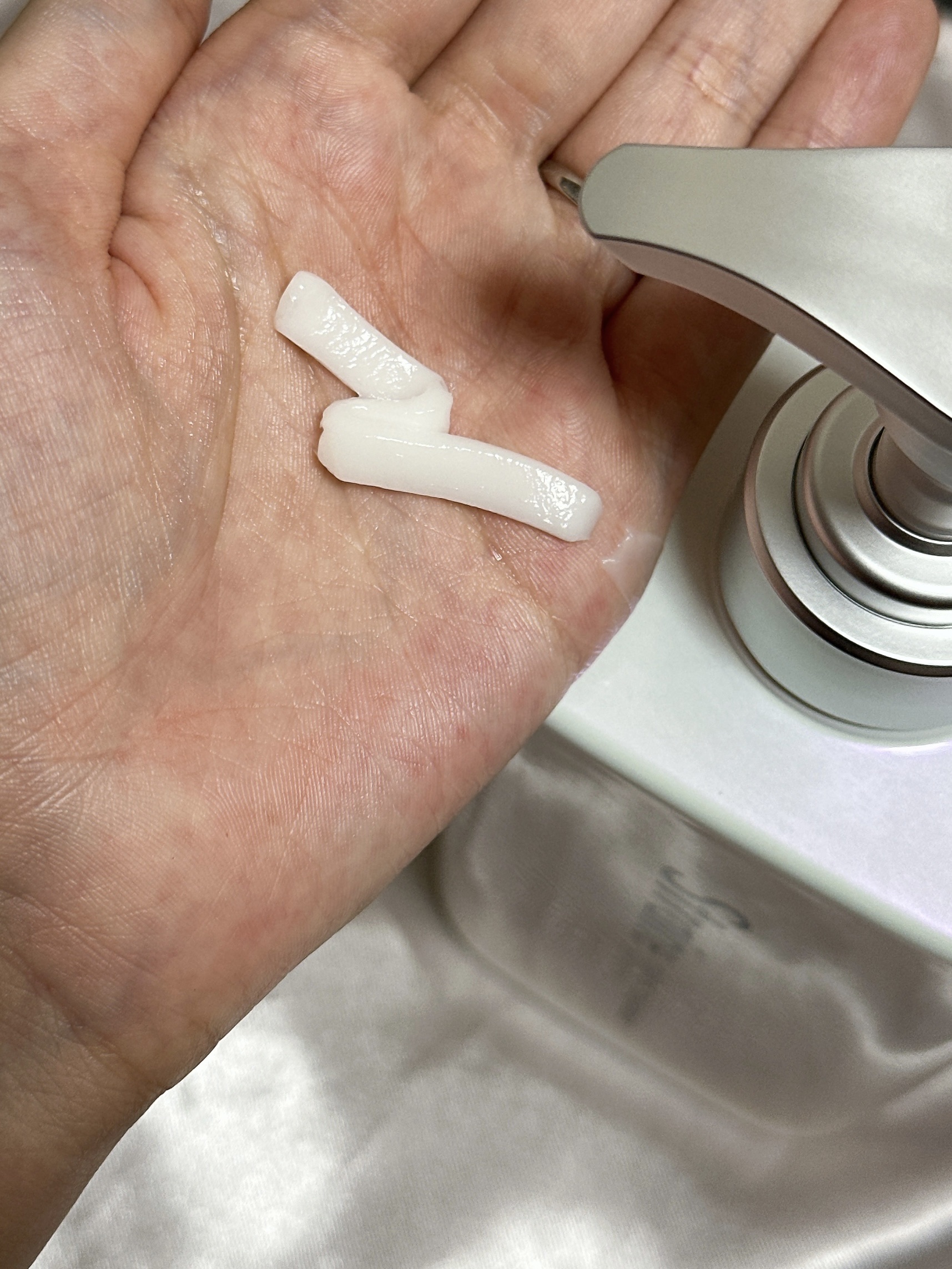 ストレートシャンプー/ストレートトリートメント ホワイトブロッサムの香り/Straine/市販シャンプーを使ったクチコミ（3枚目）