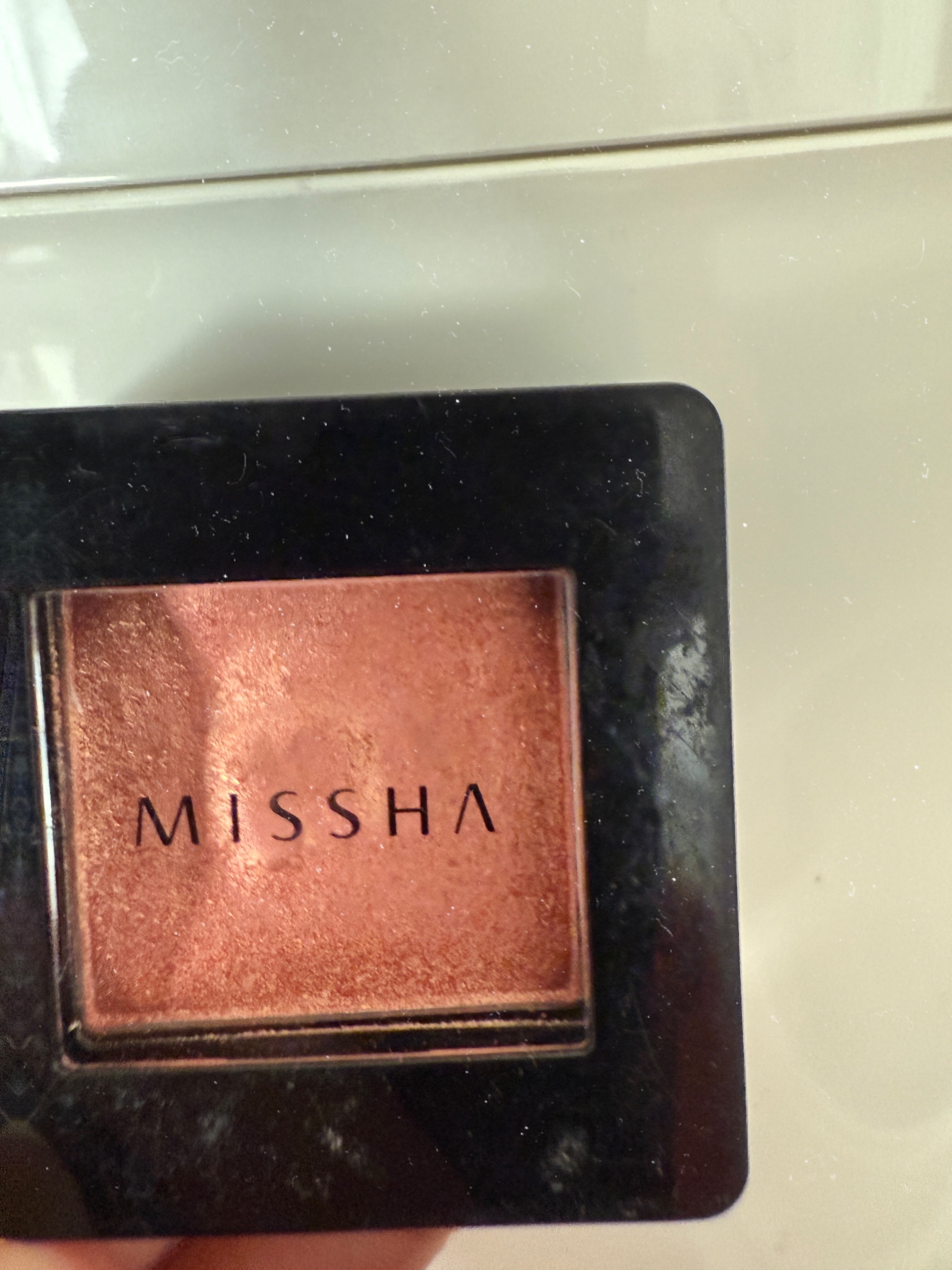 グリッタープリズム シャドウ/MISSHA/グリッターを使ったクチコミ（1枚目）