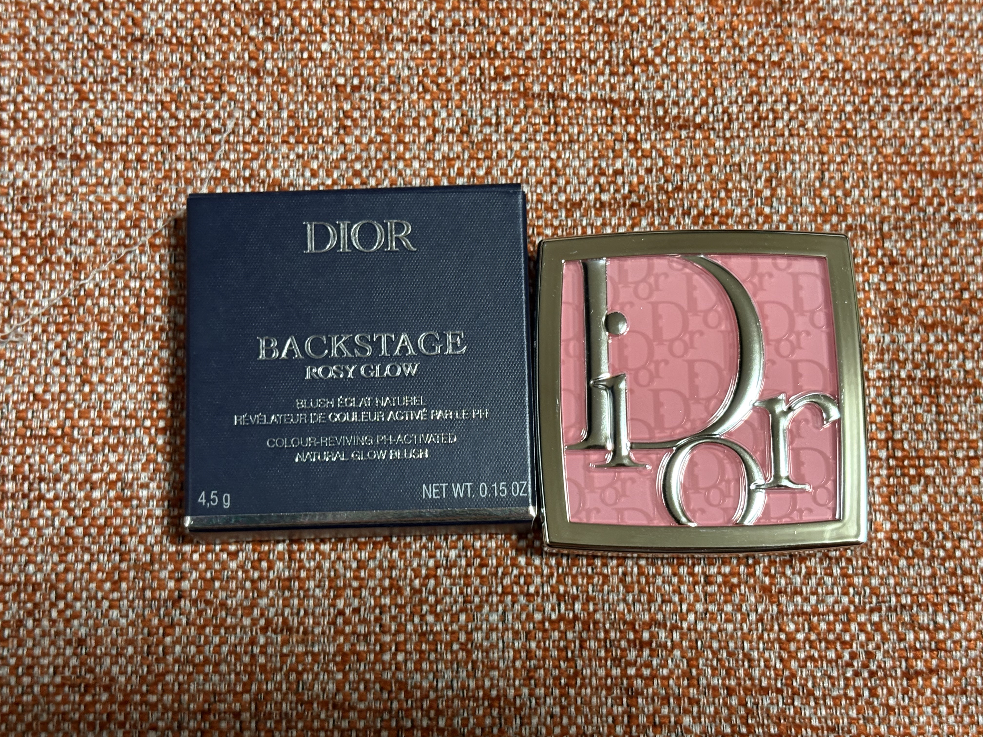 バックステージ ロージー グロウ 077 キャンディ/Dior/パウダーチークを使ったクチコミ（2枚目）