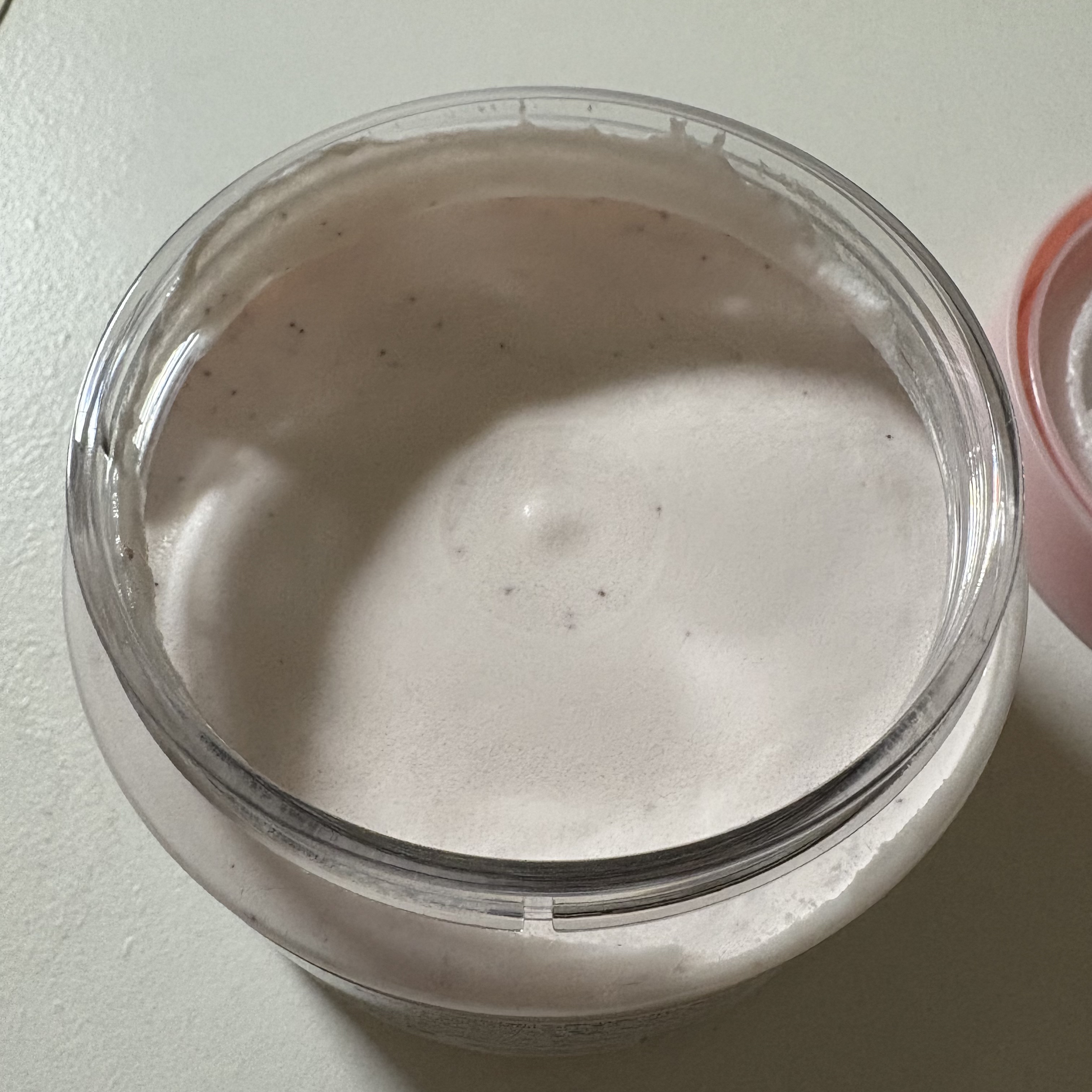 ダヴ ふわとろクリーミースクラブ ザクロ＆シアバター/ダヴ/ボディスクラブを使ったクチコミ（3枚目）