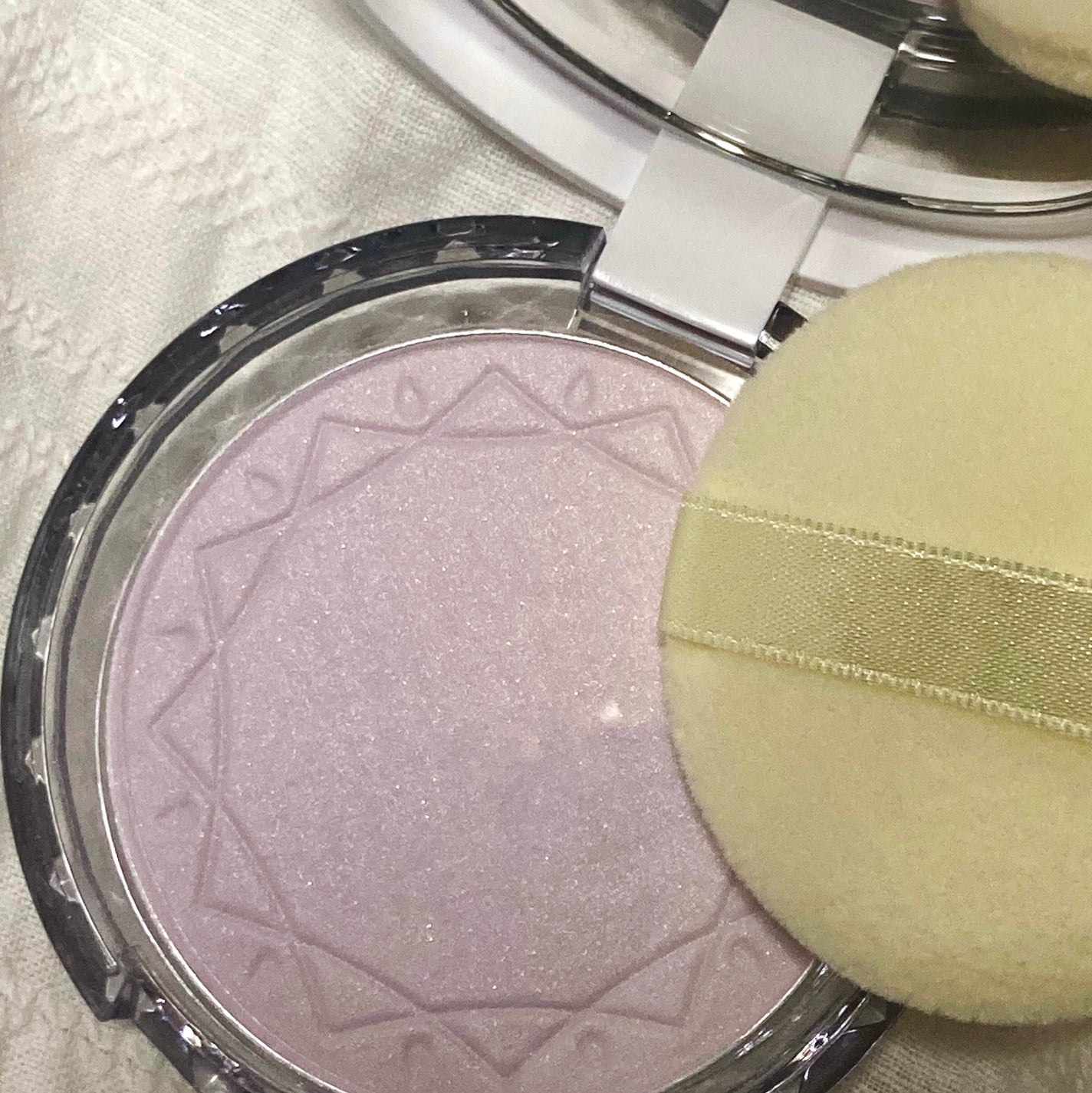 UVクリアフェイスパウダー/CEZANNE/プレストパウダーを使ったクチコミ(3枚目)