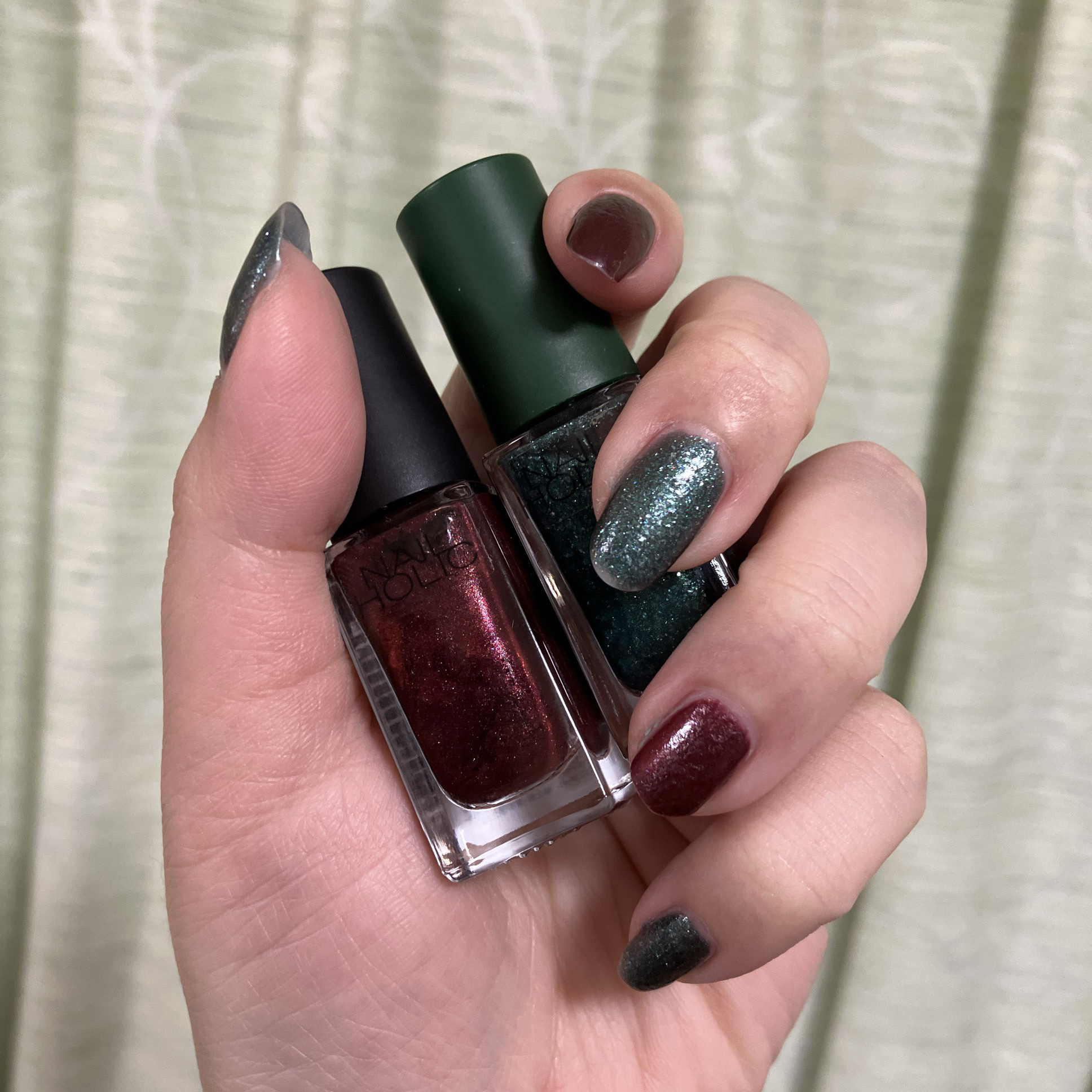 ネイルホリック Dark Fantasy Color RD417/ネイルホリック/マニキュアを使ったクチコミ（1枚目）