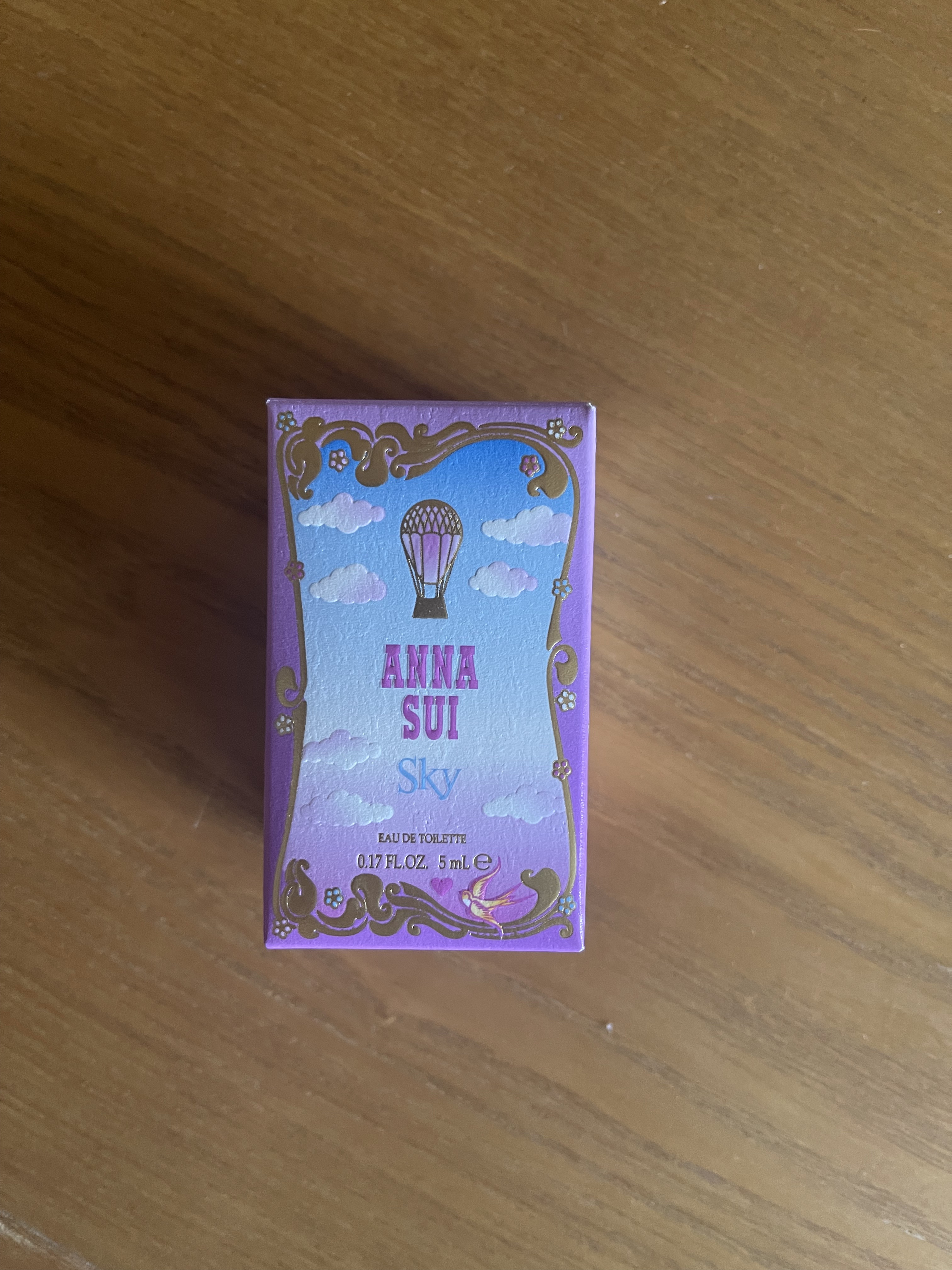 ANNA SUI のANNA SUI SKYをGETしたのでレビューします！


⭐️ANNA SUI

⭐️ANNA SUI SKY

⭐️オードトワレ



【良かった点】


・きつすぎず、優しくふんわり香ってくれて万人受けしそう🤲