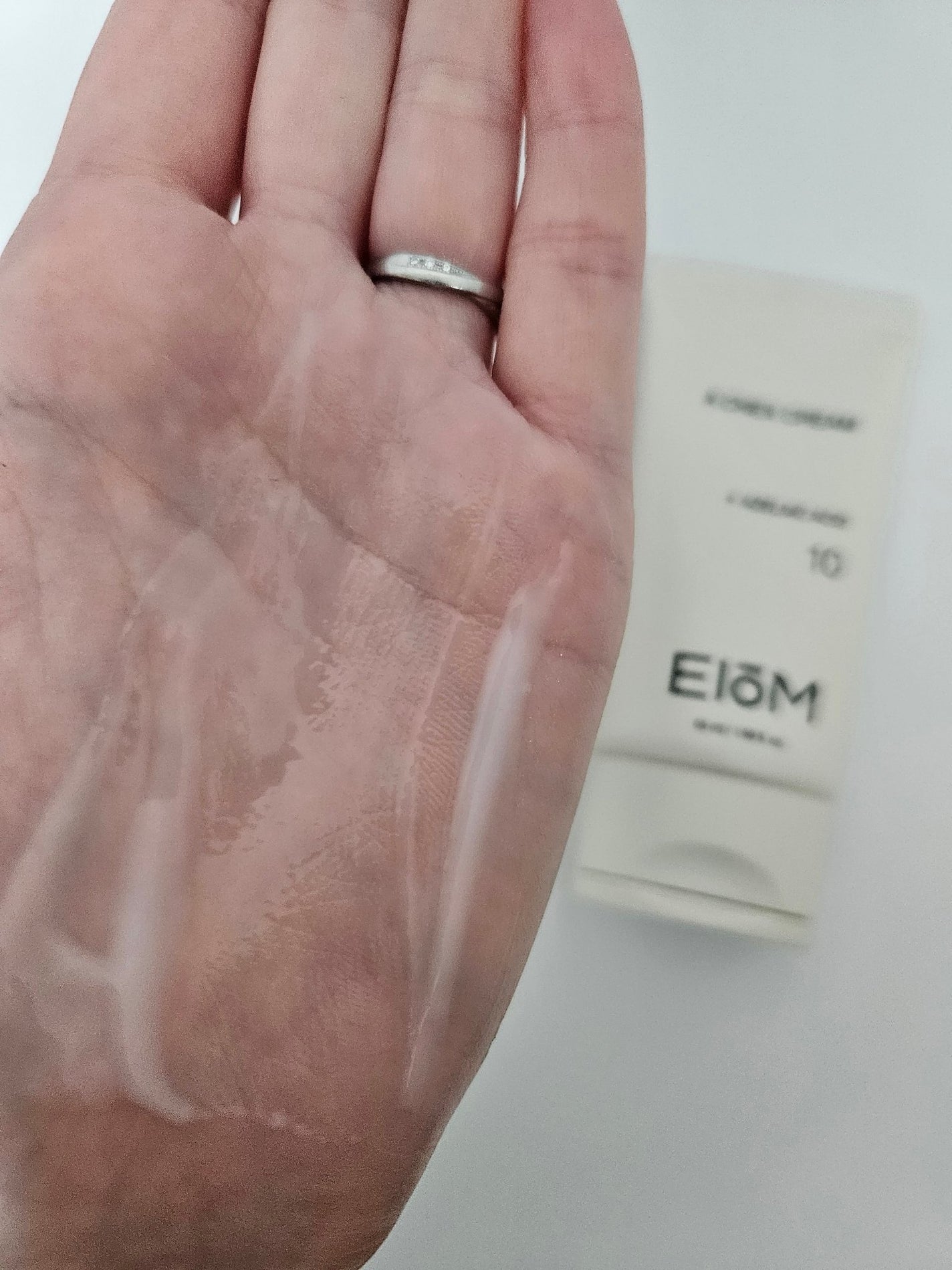 あんまま on LIPS 「❁ \うるおって整える、仕上げの1本/最近使い始めたEIOM..」(4枚目)