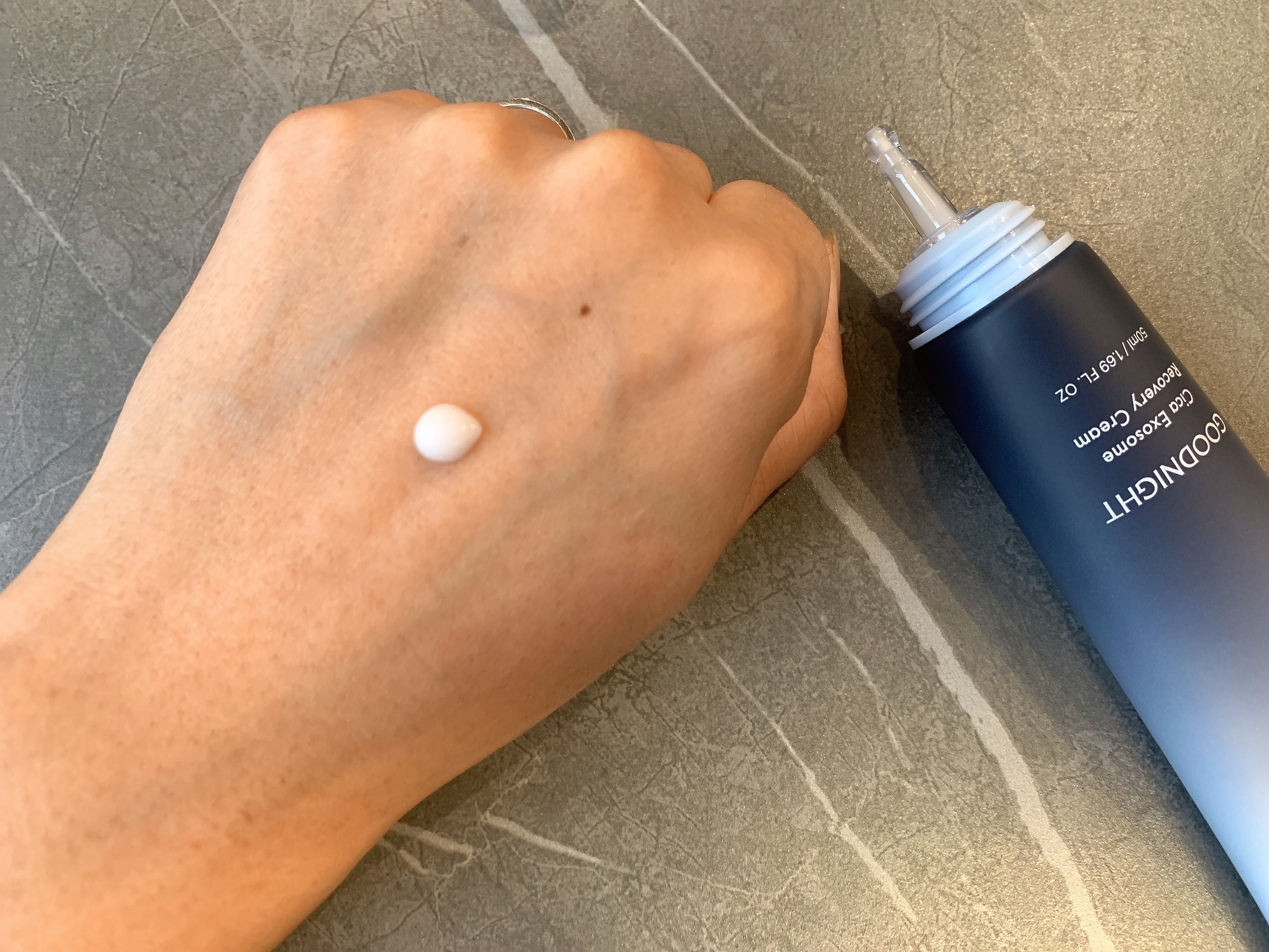 グッドナイト シカエクソソームリカバリーアンプルクリーム/12EST/フェイスクリームを使ったクチコミ（2枚目）