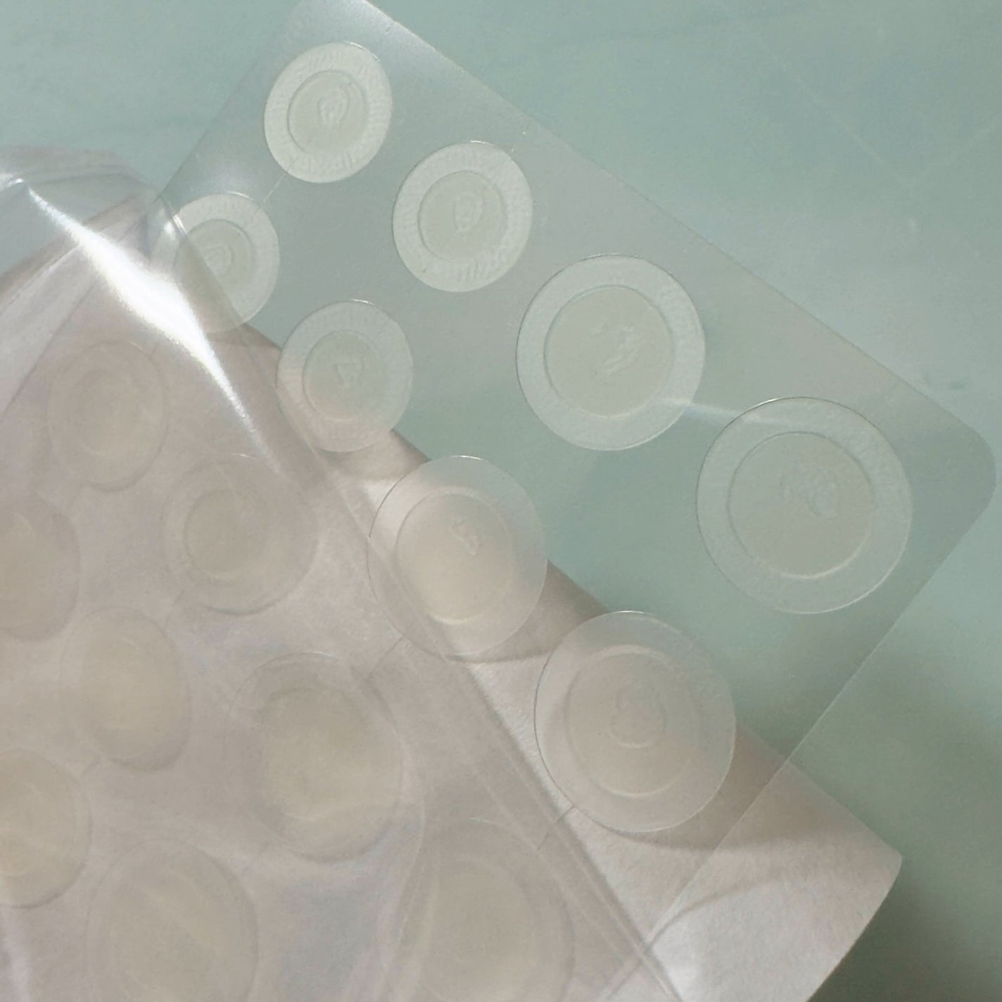 dakota on LIPS 「PimpleLabInvisibleHydrocolloidS..」(4枚目)