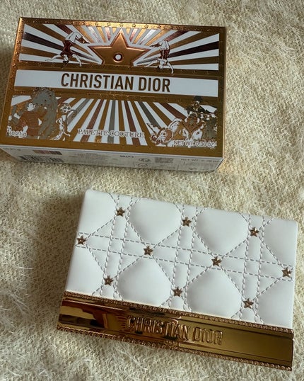 juin“見た目マイナス7歳を目指す” on LIPS 「Dior🎄クチュールアイパレット(ホリデーコレクション2025..」(1枚目)