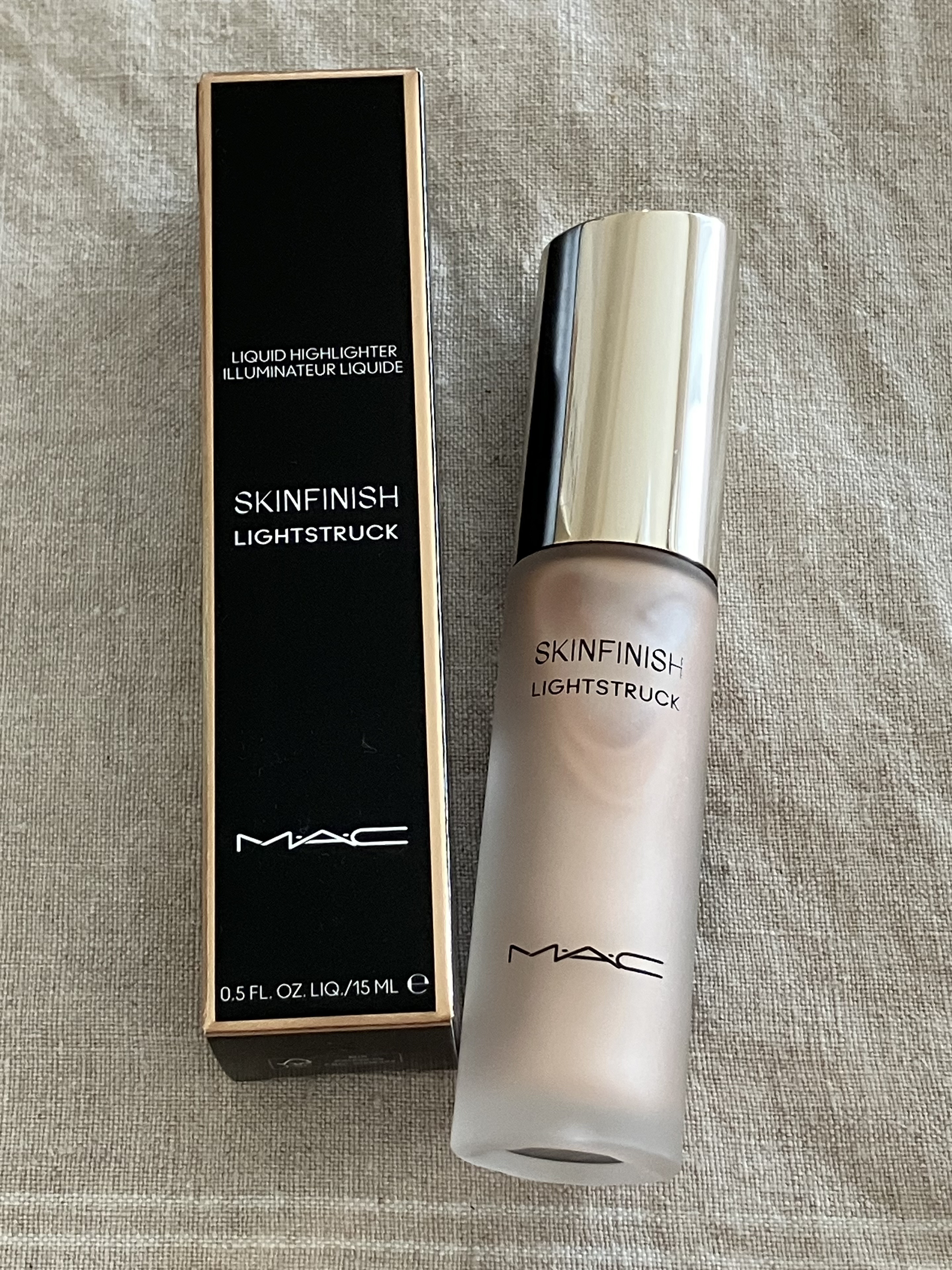 スキンフィニッシュ ライトストラック リキッド ハイライター/M・A・C/リキッドハイライトを使ったクチコミ（1枚目）