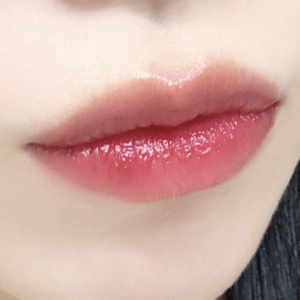 
Dintoのブラーグローイリップティント、
久しぶりに使ってみたらやっぱり良くて
結局このリップだ！って戻ってきた🐈‍⬛💨

しっかり発色だし長時間落ちないし
さすが元祖飲み会リップ！

（使用カラー：218 メメントモリ） 

#P