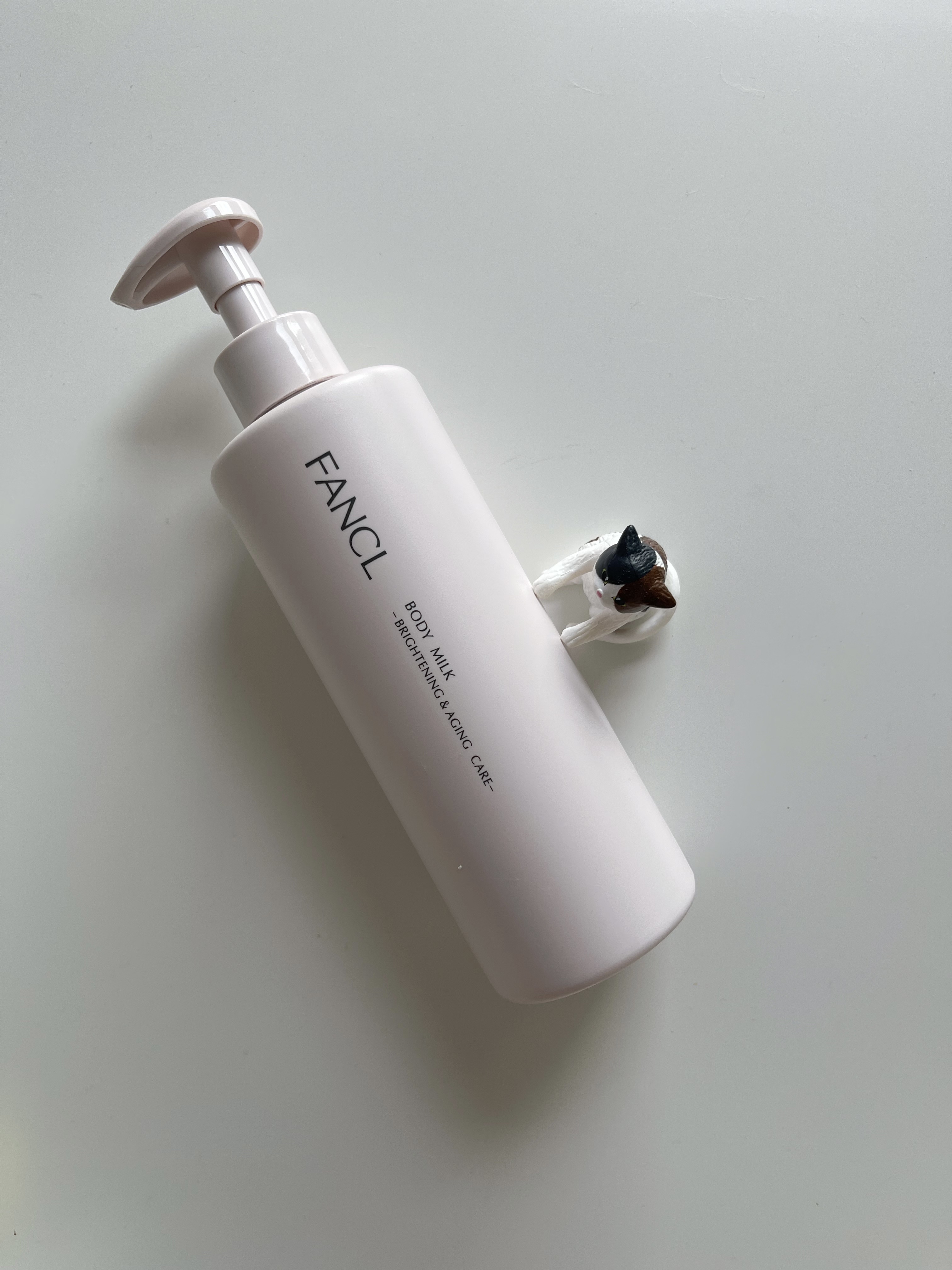 使い切り
ファンケル
ボディミルク ブライトニング＆エイジングケア＜医薬部外品＞

思ったよりしっとりしたテクスチャーだった
塗った直後はまあまあベタつくけど、時間経つとそんなに気にしなくなる
くせがなく家族全員で使えるのは嬉しい
#ご褒美