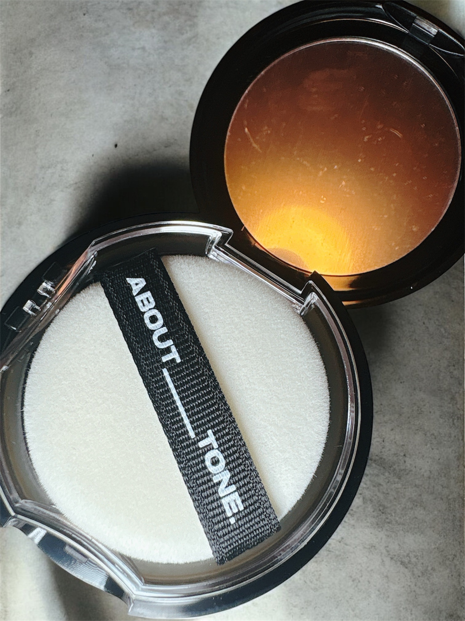 ブラーパウダーパクト 02 ライト/ABOUT TONE/プレストパウダーを使ったクチコミ（3枚目）