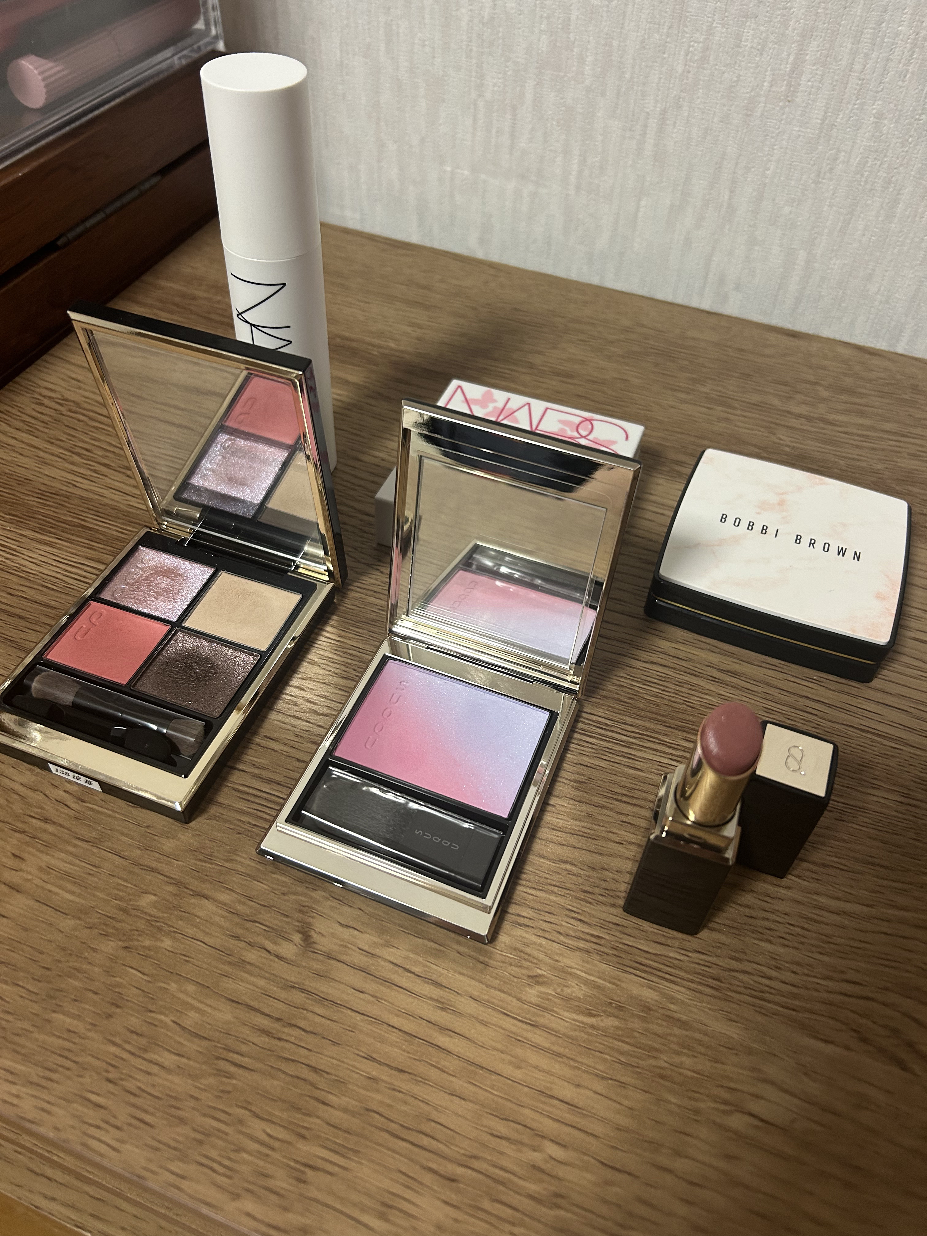 モイスチャー グレイズ リップスティック 109 夢詠 -YUMEYOMI（限定色）/SUQQU/口紅を使ったクチコミ（2枚目）