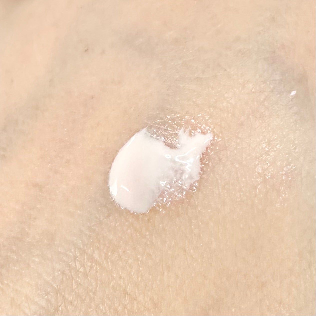 スキンアクア トーンアップUVエッセンス/スキンアクア/日焼け止めクリームを使ったクチコミ(2枚目)