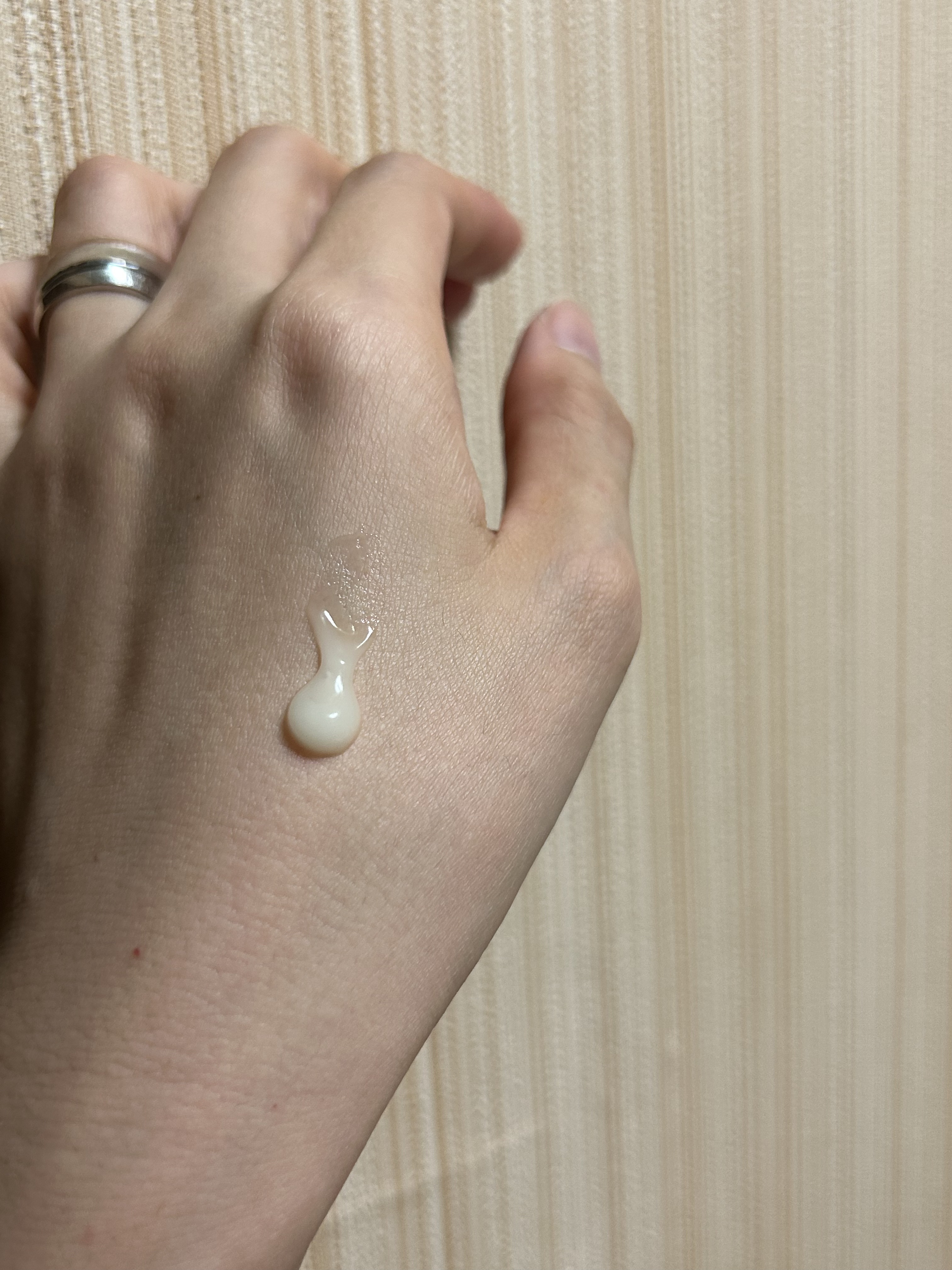 ルルルン 瀬戸内ルルルン ハンドクリーム（瀬戸内レモンの香り）のクチコミ「ルルルン
瀬戸内ルルルン ハンドクリーム　
瀬戸内レモンの香り　30g    ¥880

#お.....」（2枚目）