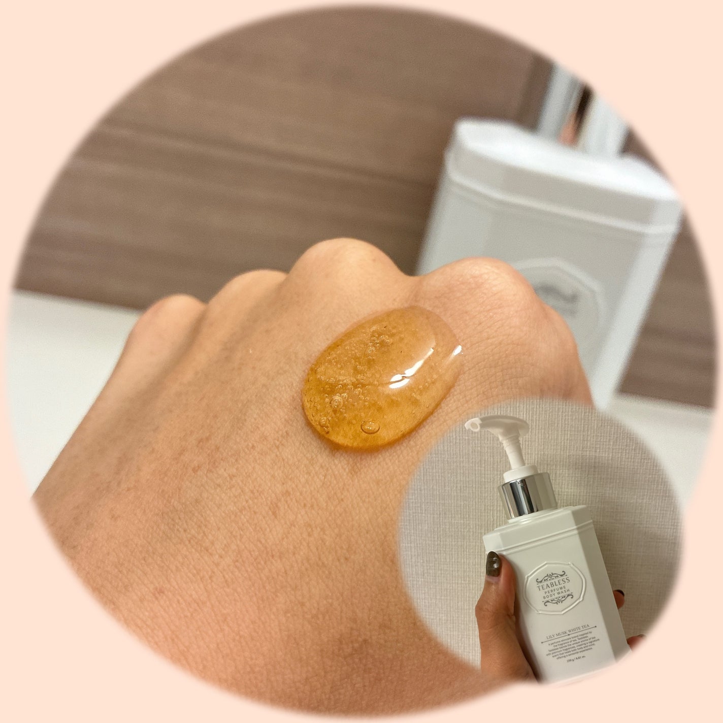 パフュームボディローション リリィムスクホワイトティー/TEABLESS/ボディローションを使ったクチコミ(2枚目)