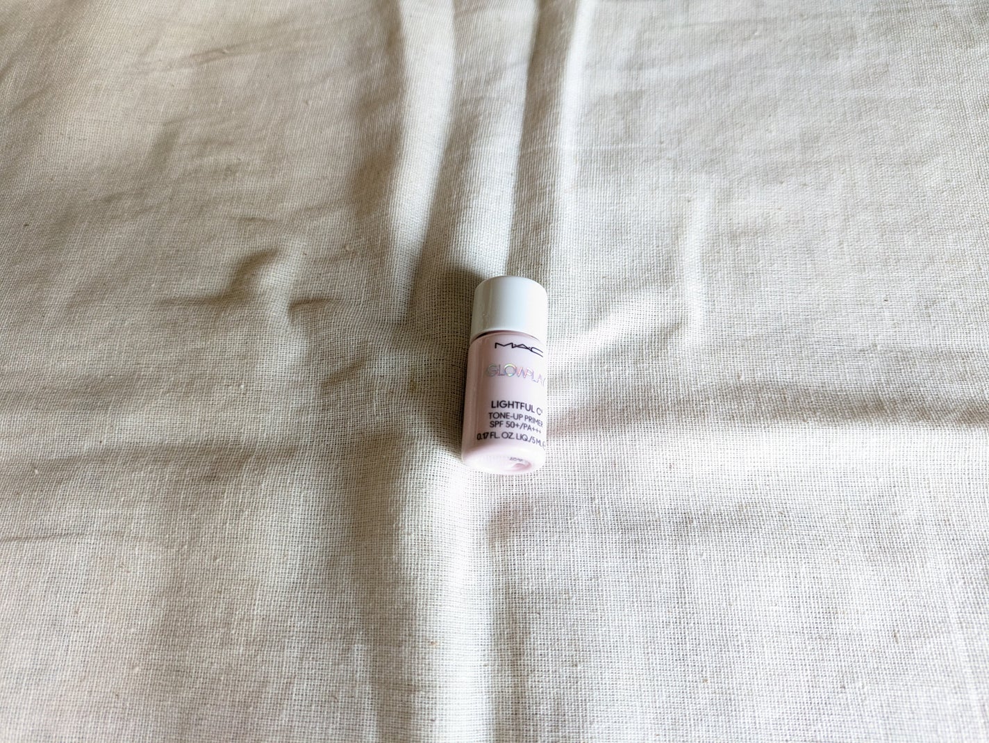 グロー プレイ ライトフル C3 トーン アップ プライマー SPF 50+/M・A・C/化粧下地を使ったクチコミ(1枚目)