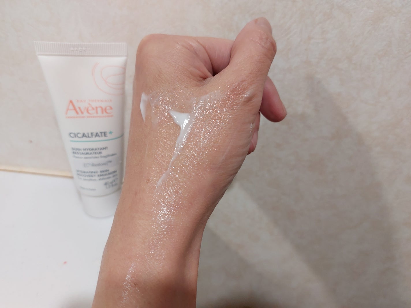 シカルファットプラス リペアミルク/アベンヌ/乳液を使ったクチコミ(3枚目)