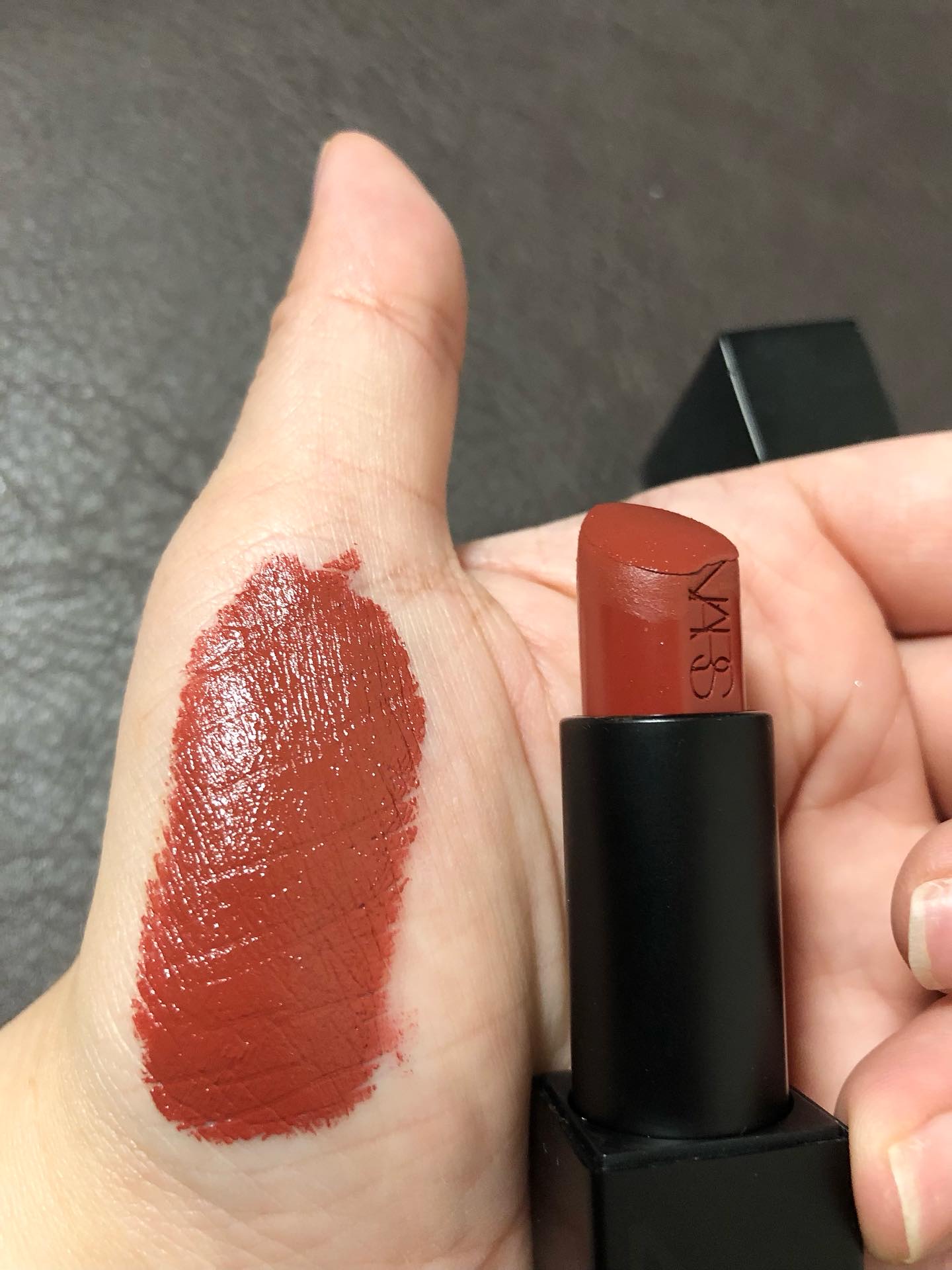 NARS オーデイシャスリップスティックのクチコミ「本日の#断捨離コスメ

#NARS
#ナーズ
#narsaudaciouslipstick マ.....」（2枚目）
