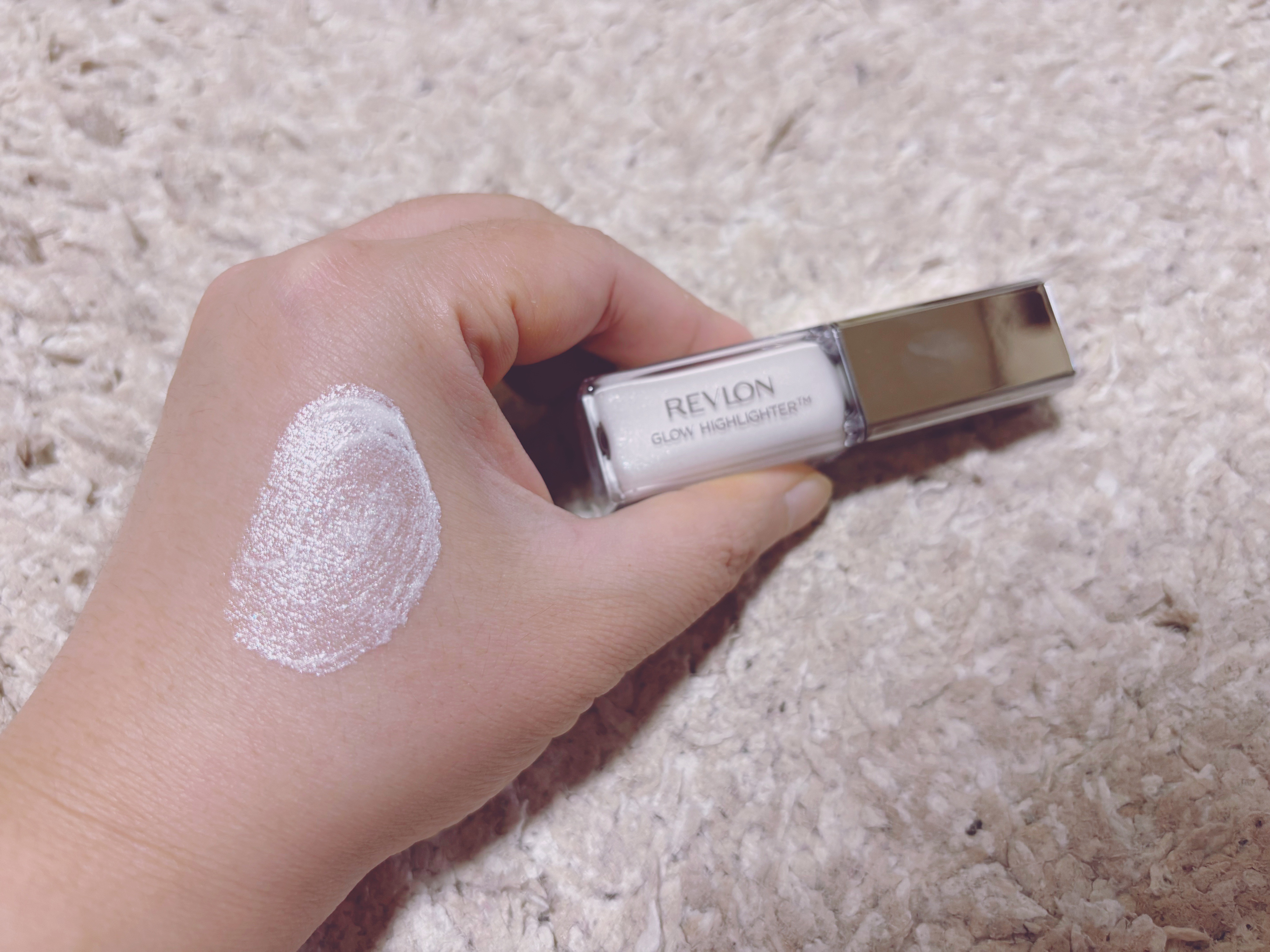 レブロン グロウ ハイライター 003 ダイヤモンド ホワイト/REVLON/リキッドハイライトを使ったクチコミ（2枚目）