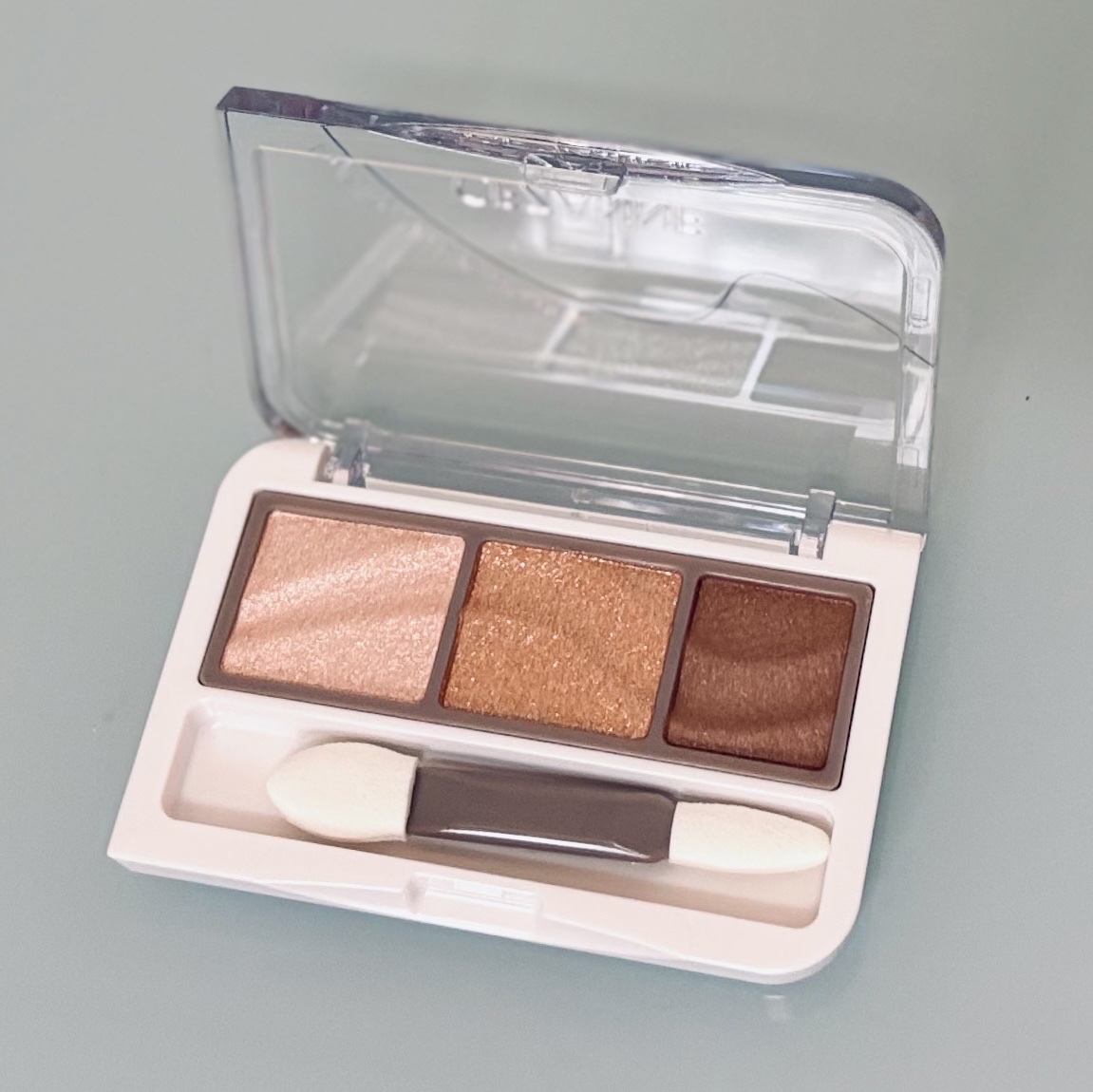 ライティングアップアイシャドウ/CEZANNE/アイシャドウを使ったクチコミ（2枚目）