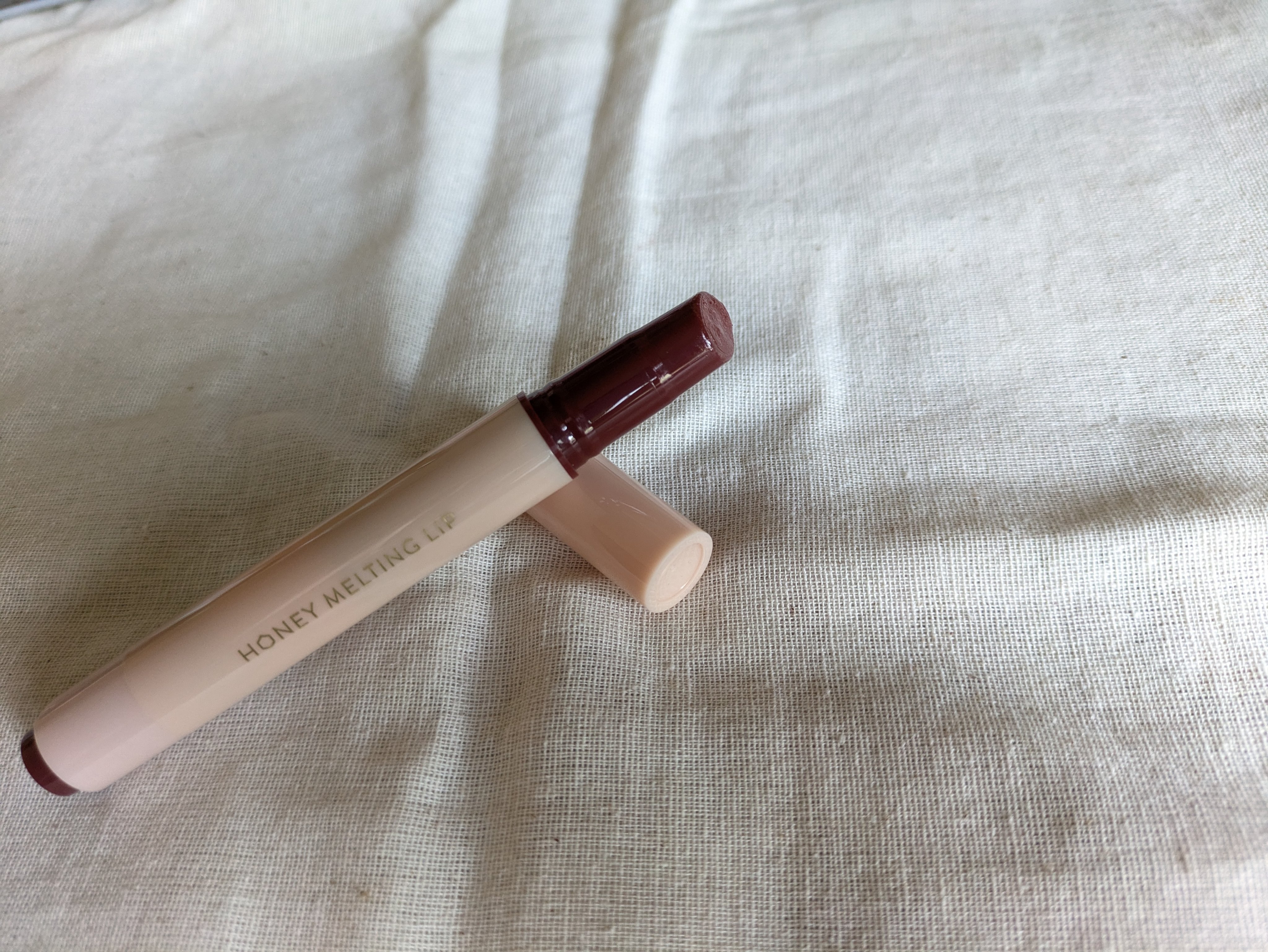 ハニーメルティングリップ 05 プラムワイン/ネイチャーリパブリック/口紅を使ったクチコミ（2枚目）