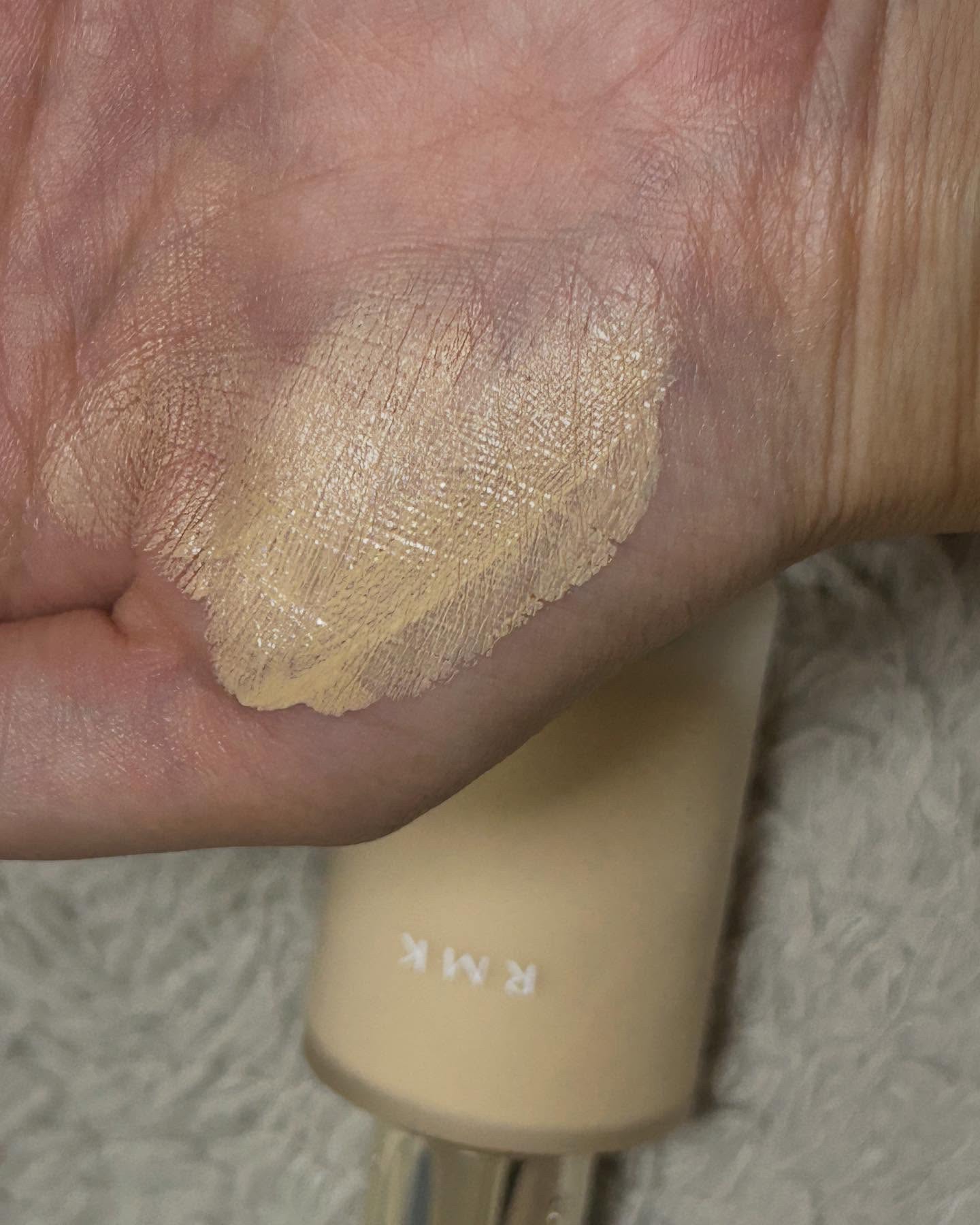 RMK リクイドファンデーション フローレスカバレッジ プラス/RMK/リキッドファンデーションを使ったクチコミ（3枚目）