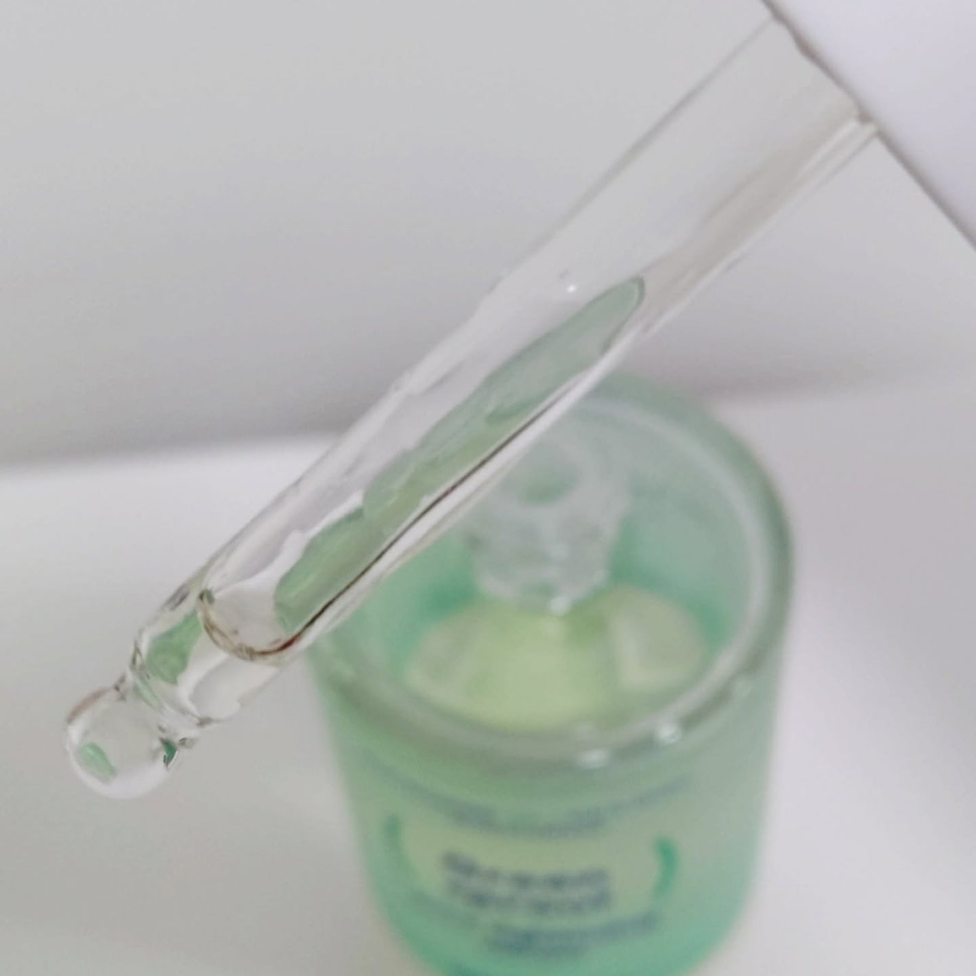 若芽ポアタイトニングセラム/suiskin/美容液を使ったクチコミ(2枚目)