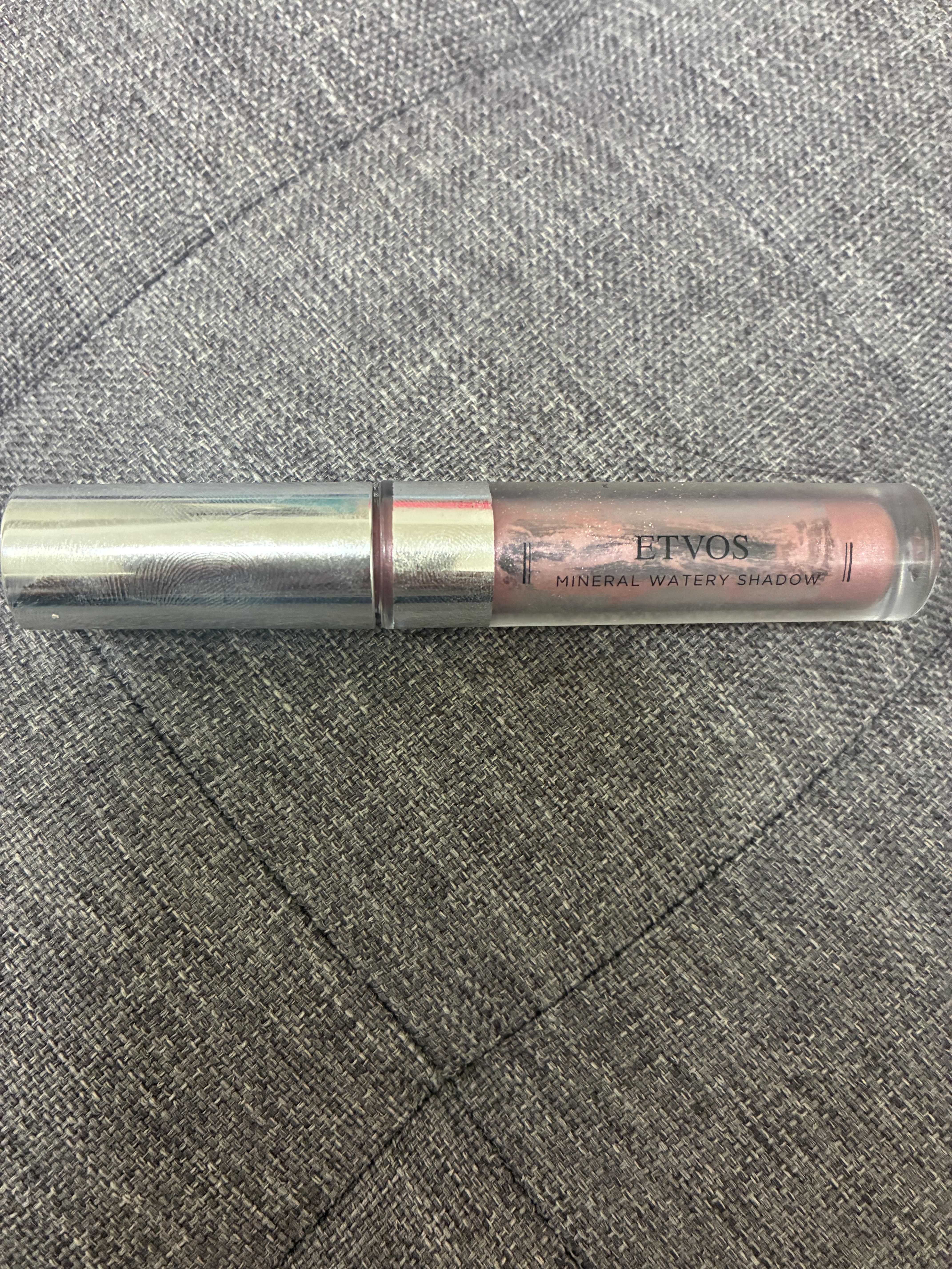 ミネラルウォータリーシャドー/エトヴォス/リキッドアイシャドウを使ったクチコミ（1枚目）