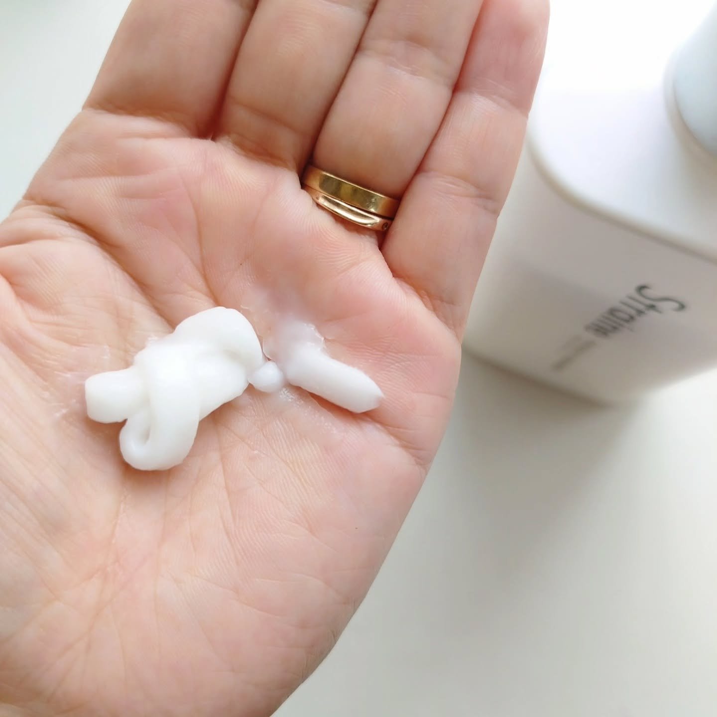 ストレートシャンプー/ストレートトリートメント ホワイトブロッサムの香り/Straine/市販シャンプーを使ったクチコミ（3枚目）