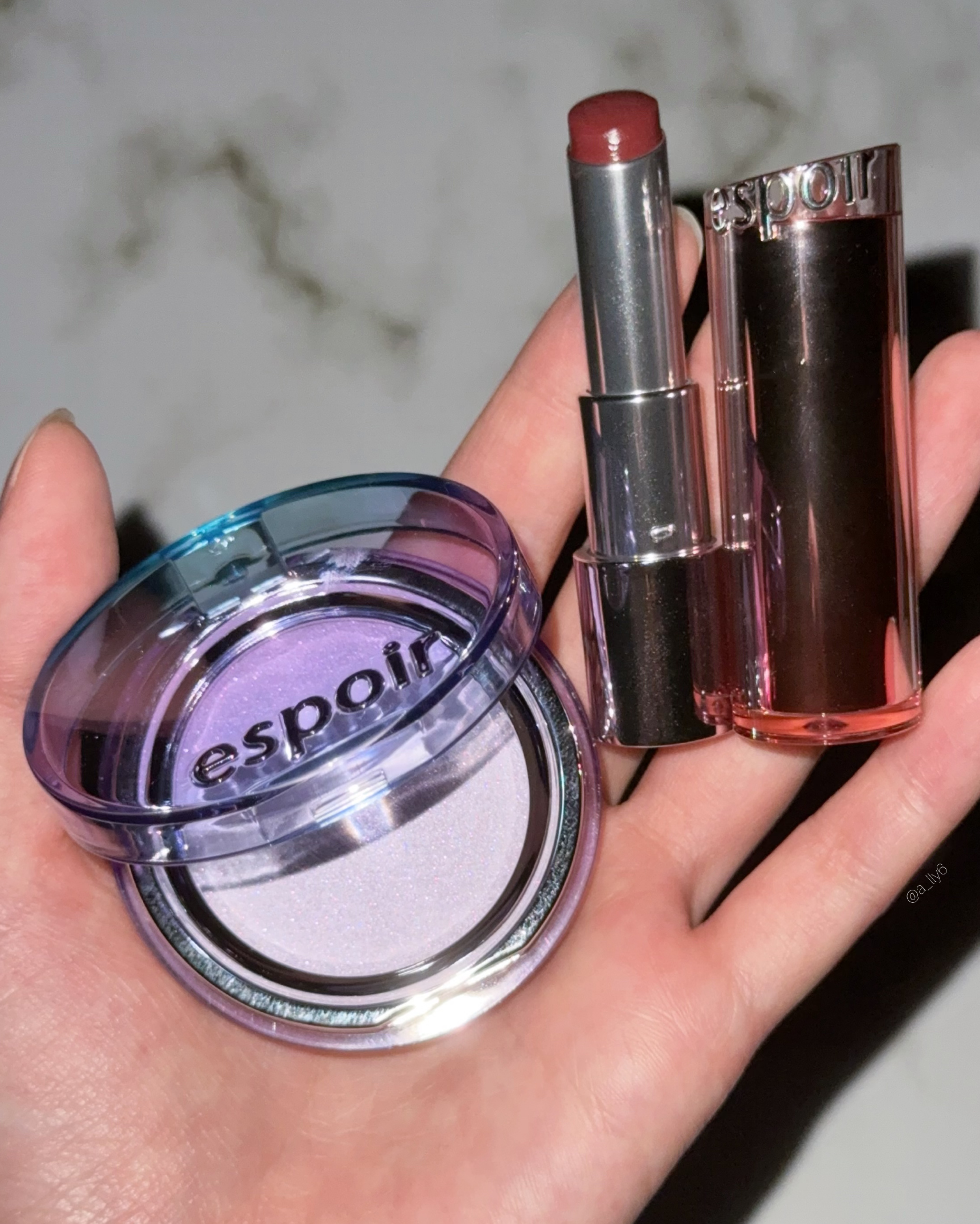 ノーウェアリップスティック バーミンググロー/espoir/口紅を使ったクチコミ（2枚目）