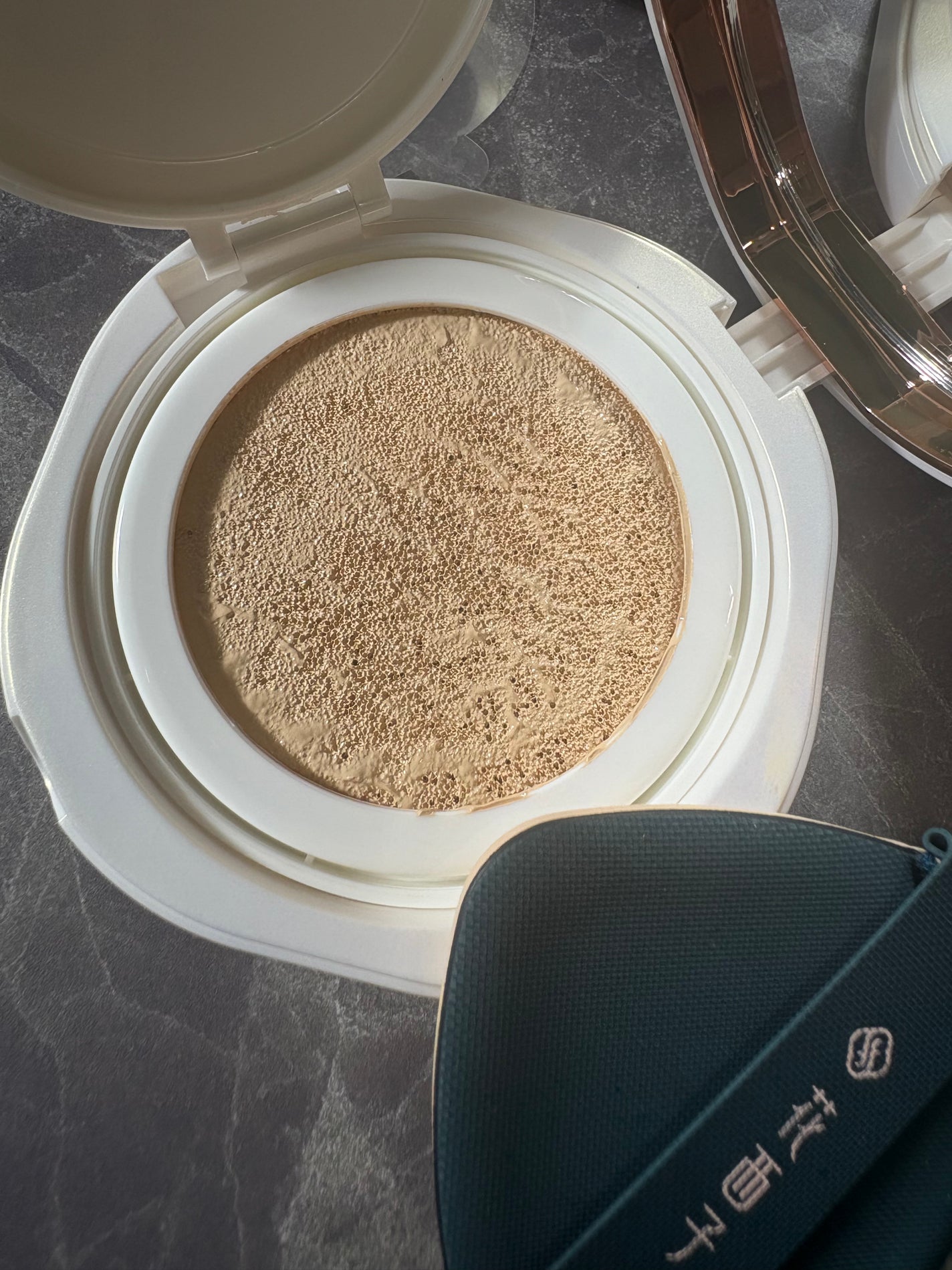 *みぃこ* on LIPS 「GINZASIXにもショップがあるコスメブランド花西子(フロー..」(3枚目)