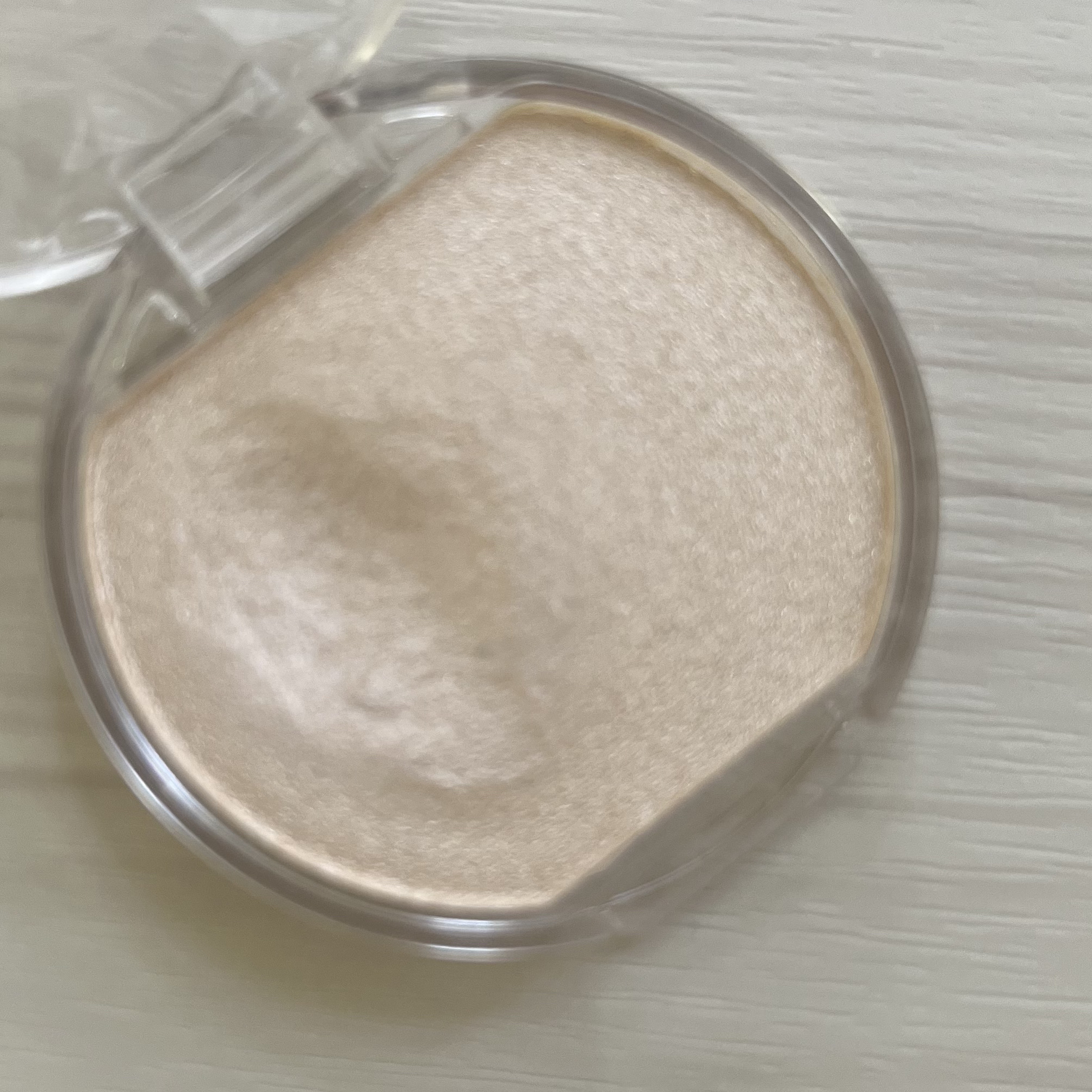 むにゅっとハイライター 01 ムーンライトジェム/キャンメイク/クリームハイライトを使ったクチコミ（2枚目）