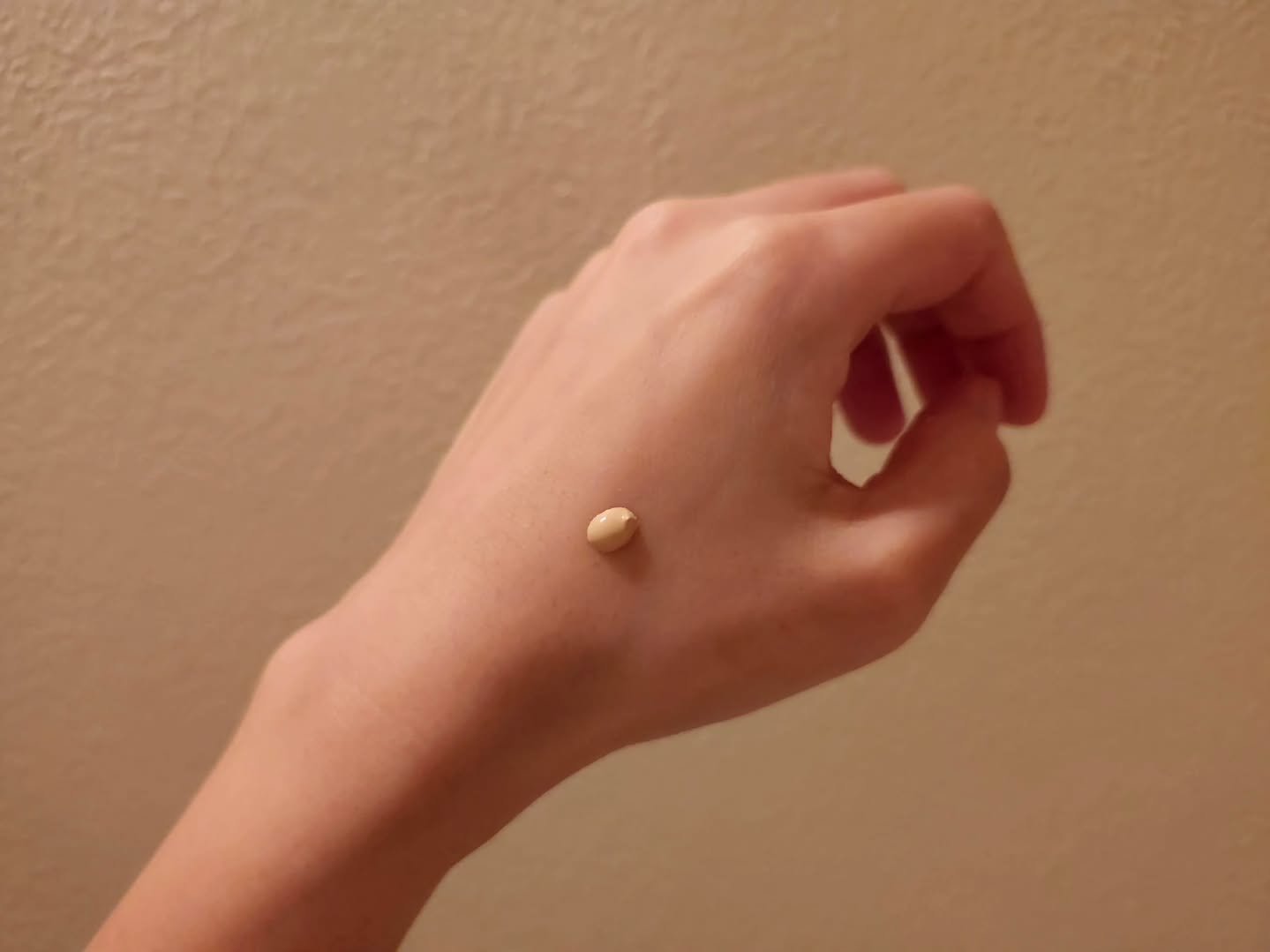 ピントアップ カバーアイクリーム/美顔/化粧下地を使ったクチコミ（3枚目）