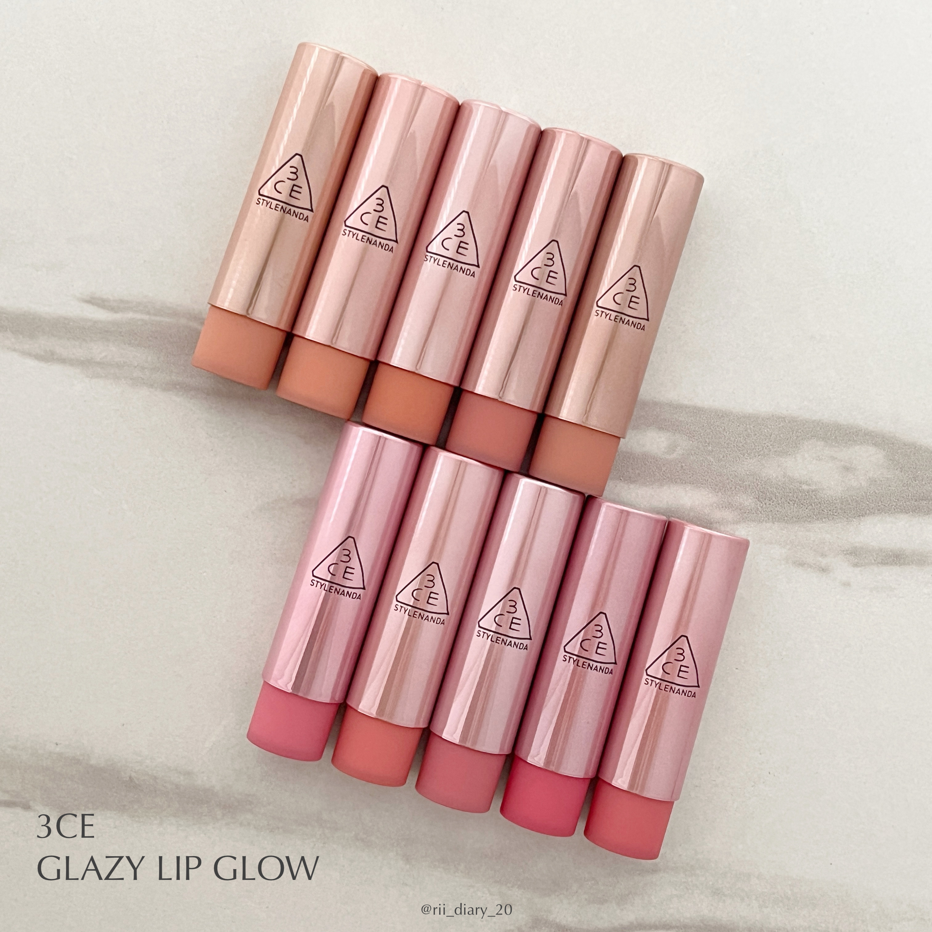 rii♡ on LIPS 「全色スウォッチあり❤️ 10/11よりLOFTで先行販売が