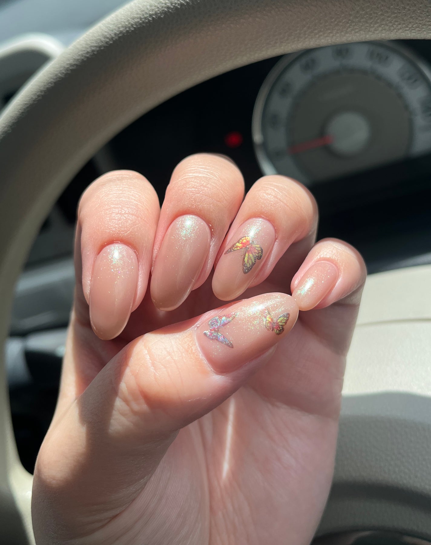 リアなん on LIPS 「🦋繊細パールのヴェール越しのバタフライが美しい馴染みバタフライ..」(1枚目)