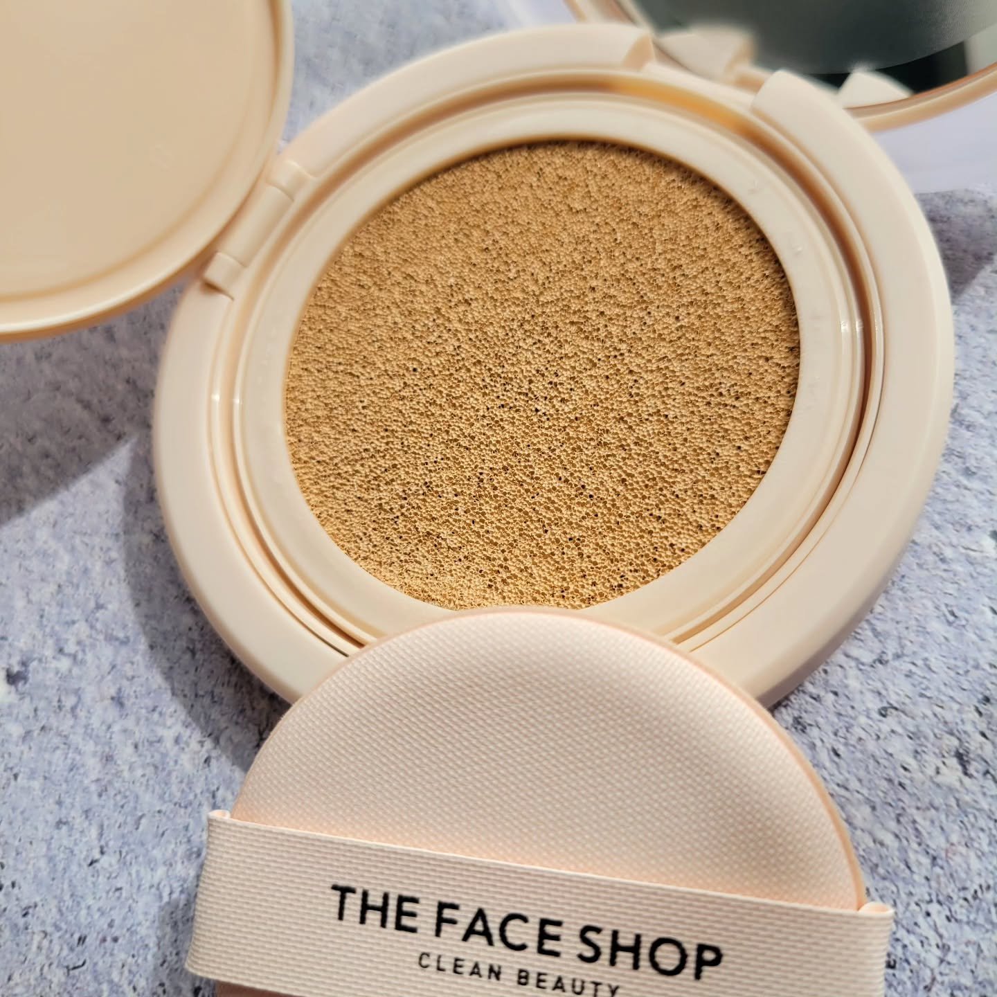 インクラスティングクッションファンデーション/THE FACE SHOP/クッションファンデーションを使ったクチコミ（2枚目）