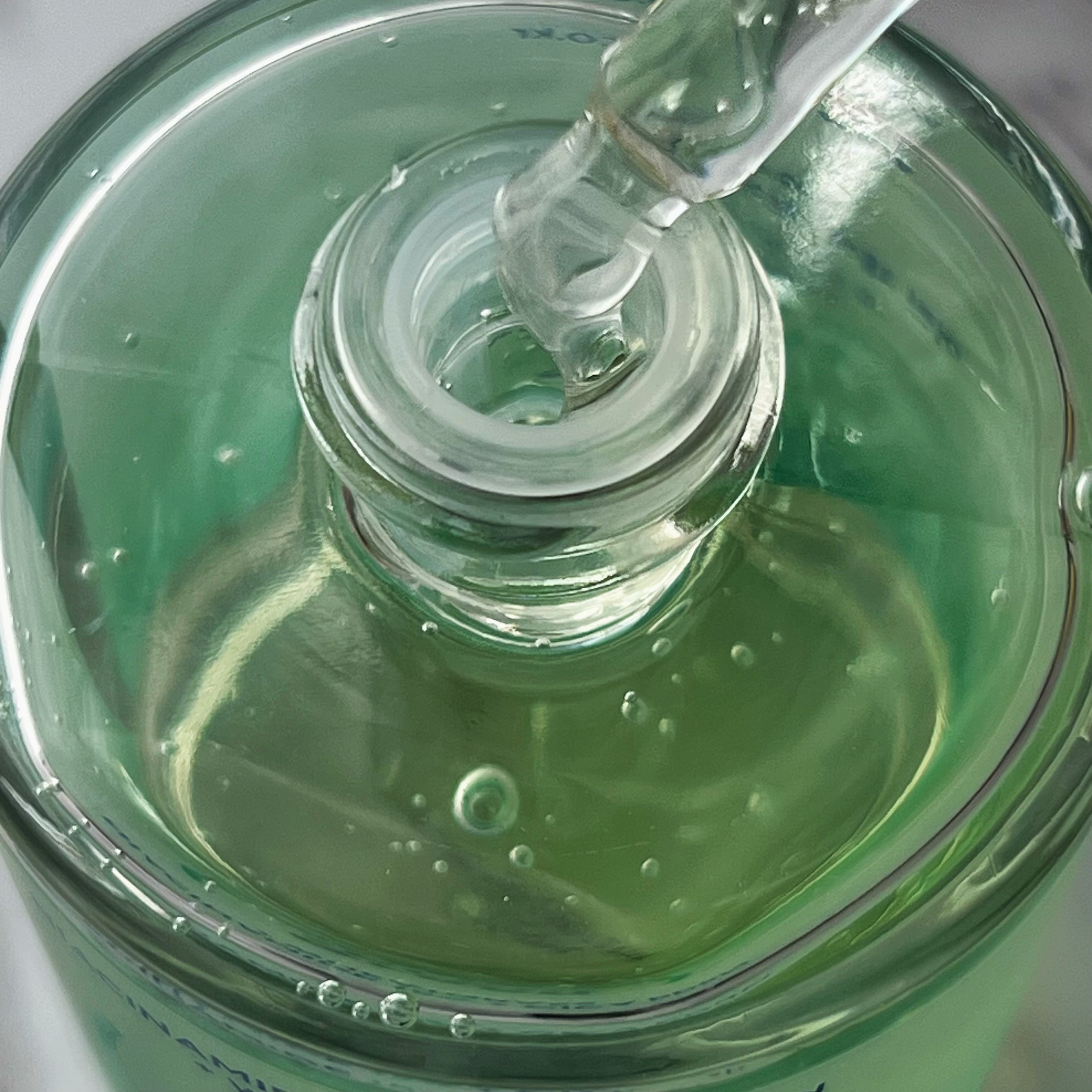 若芽ポアタイトニングセラム/suiskin/美容液を使ったクチコミ（2枚目）