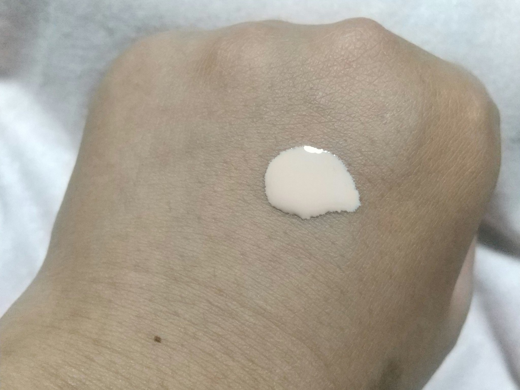 グロー プレイ ライトフル C3 トーン アップ プライマー SPF 50+/M・A・C/化粧下地を使ったクチコミ（3枚目）