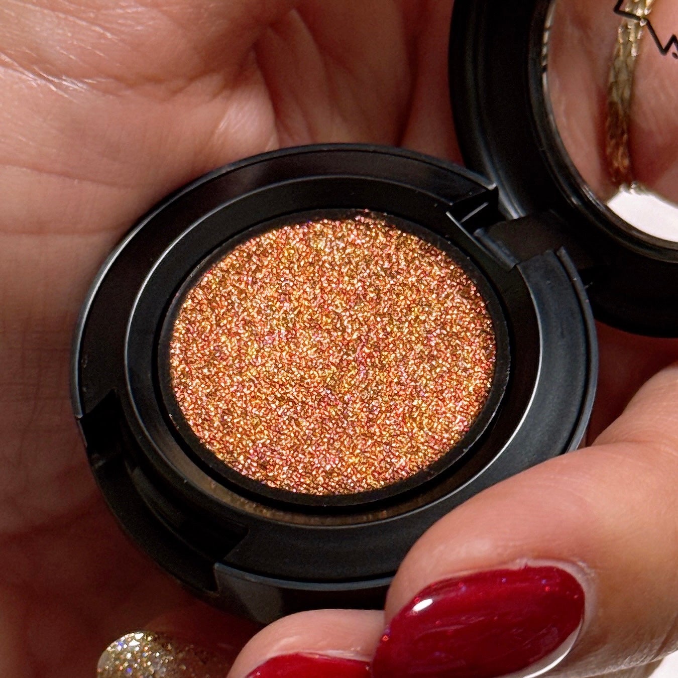 アイシャドウ シェードシフト クローム/M・A・C/単色アイシャドウを使ったクチコミ(3枚目)