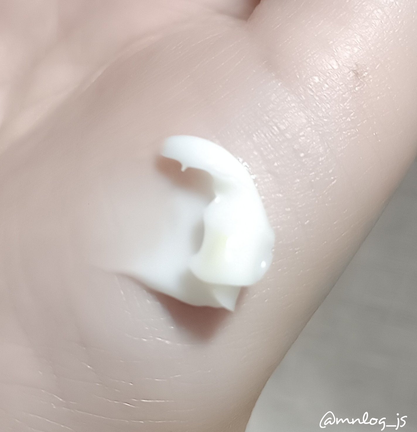 ビタトーニングカプセルクリーム/ダルバ/フェイスクリームを使ったクチコミ(3枚目)